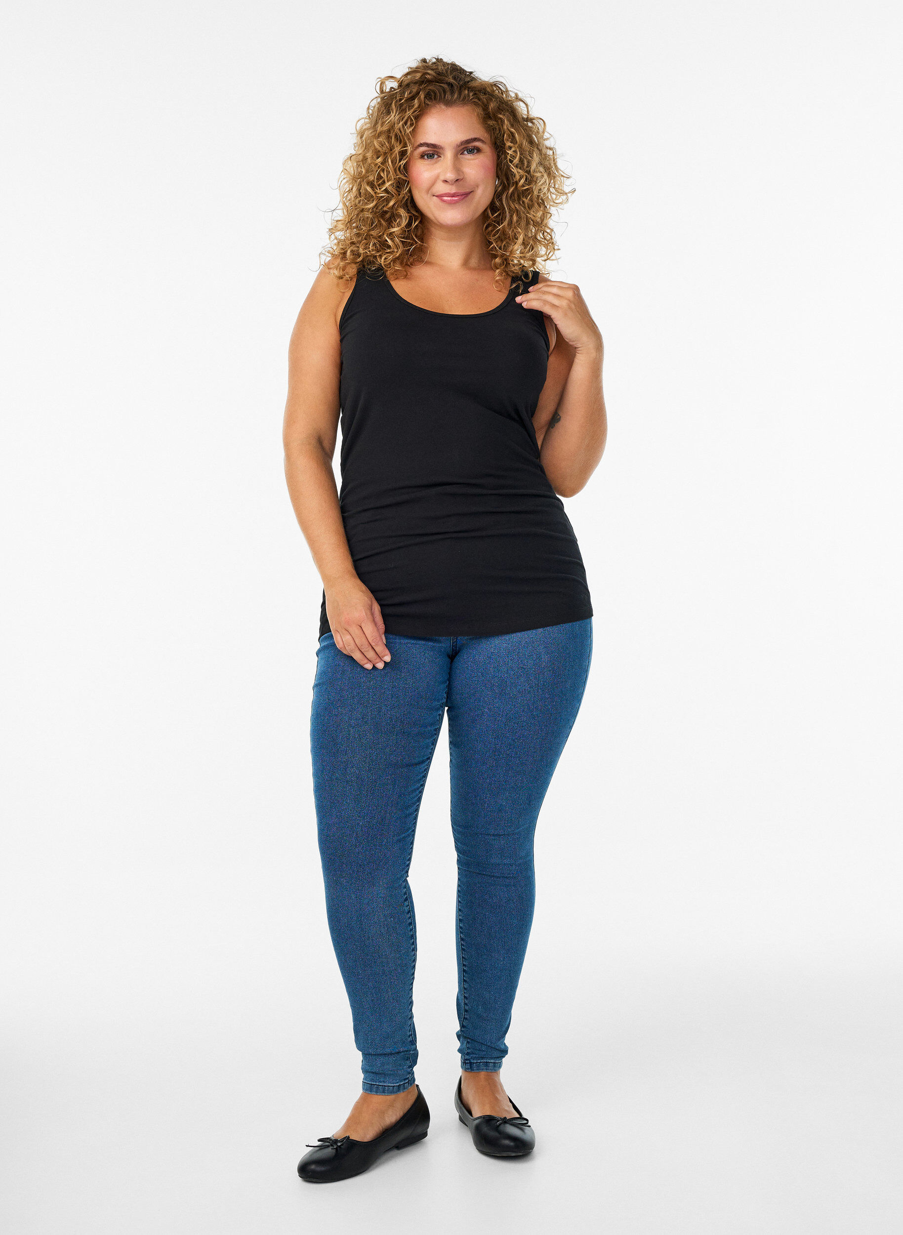 ZizziEinfarbiges Basic Top aus Baumwolle, Schwarz, Model image number 1