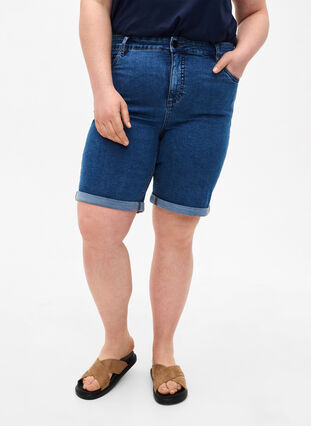 Eng anliegende Denim-Shorts mit hoher Taille, Blue Denim, Model image number 2