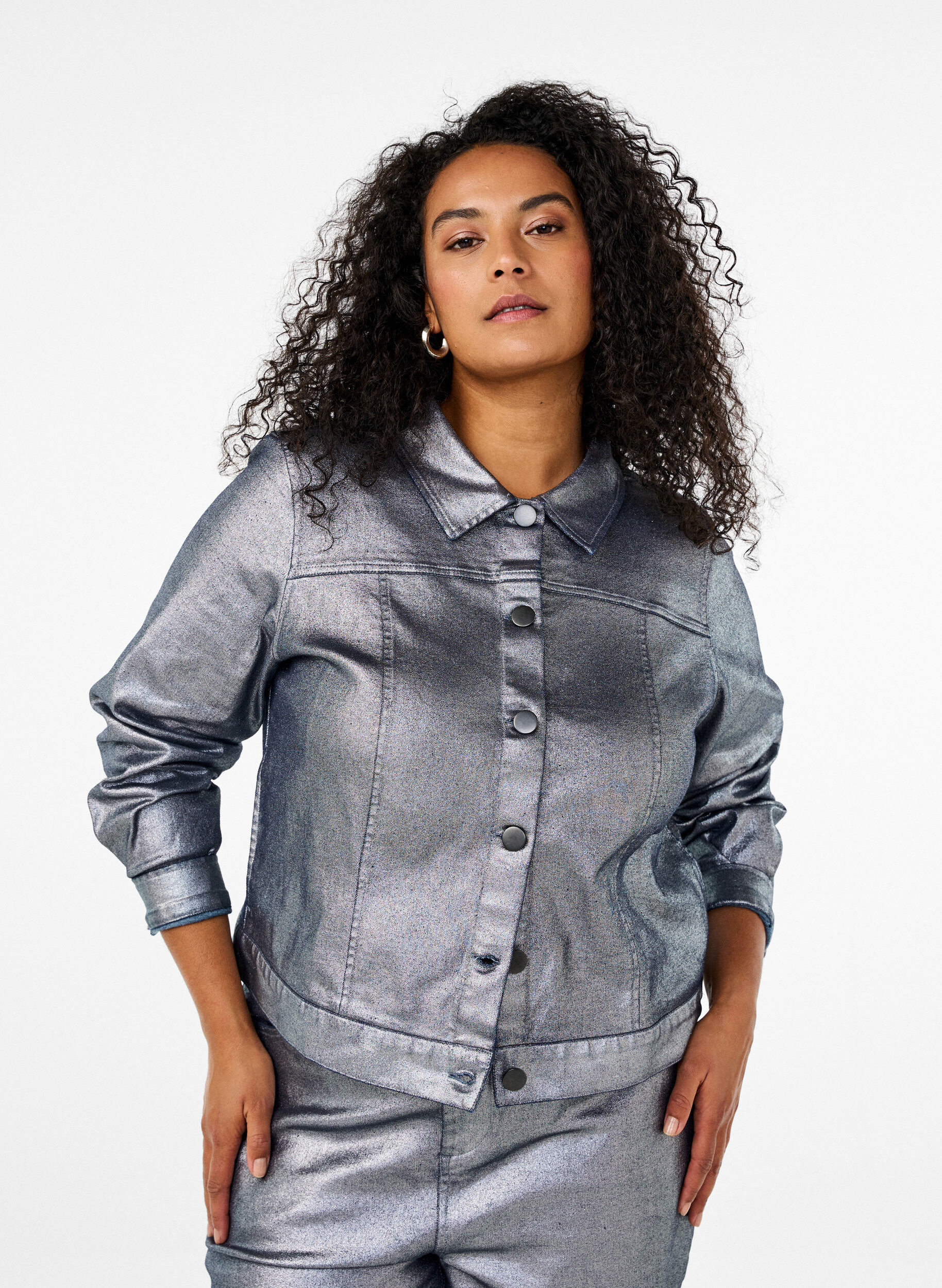 ZizziKurze Jeansjacke in Silberbeschichtung, Gun Silver, Model image number 0