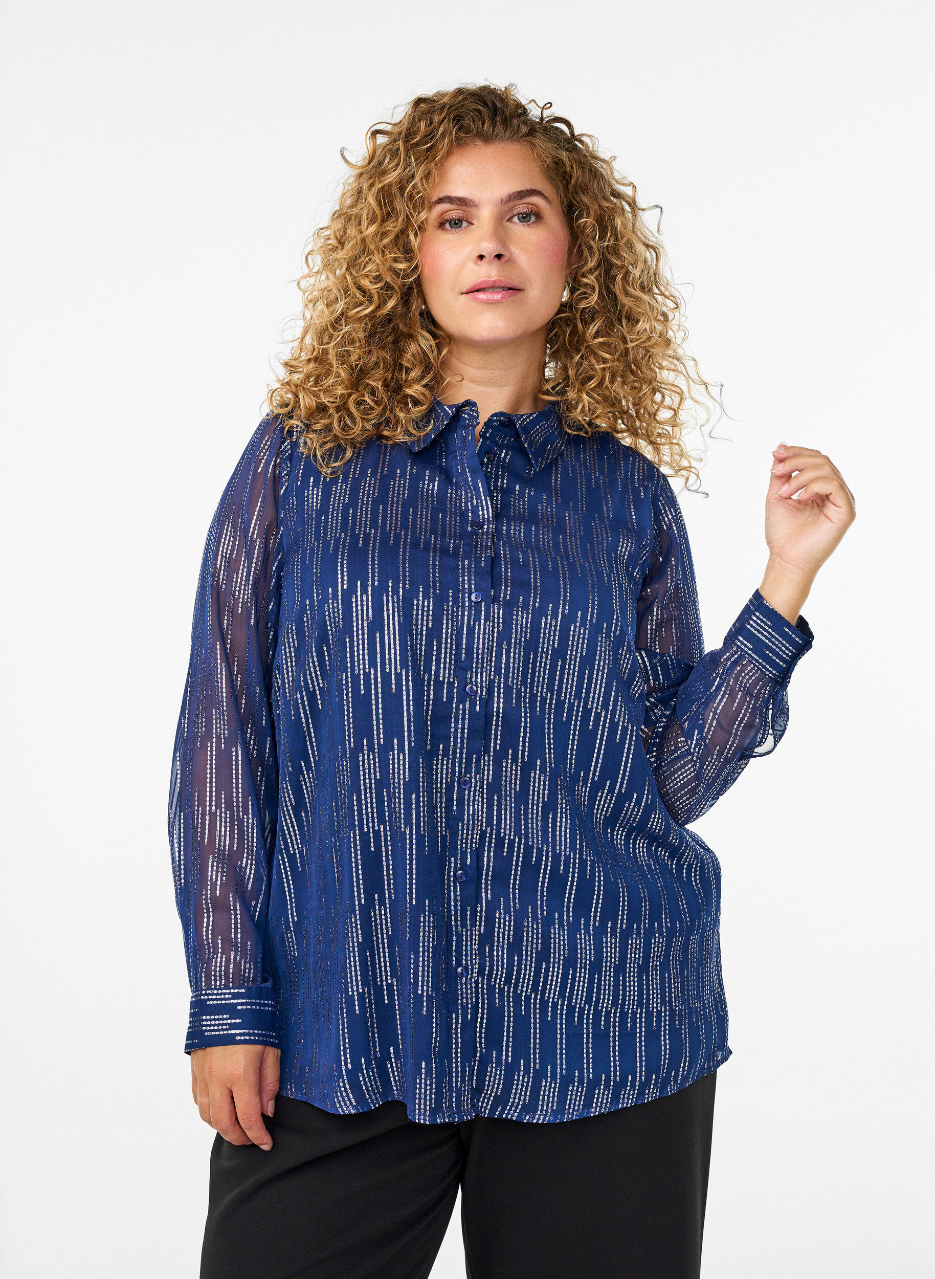 Bluse mit glitzerndem Muster, Blau, Model