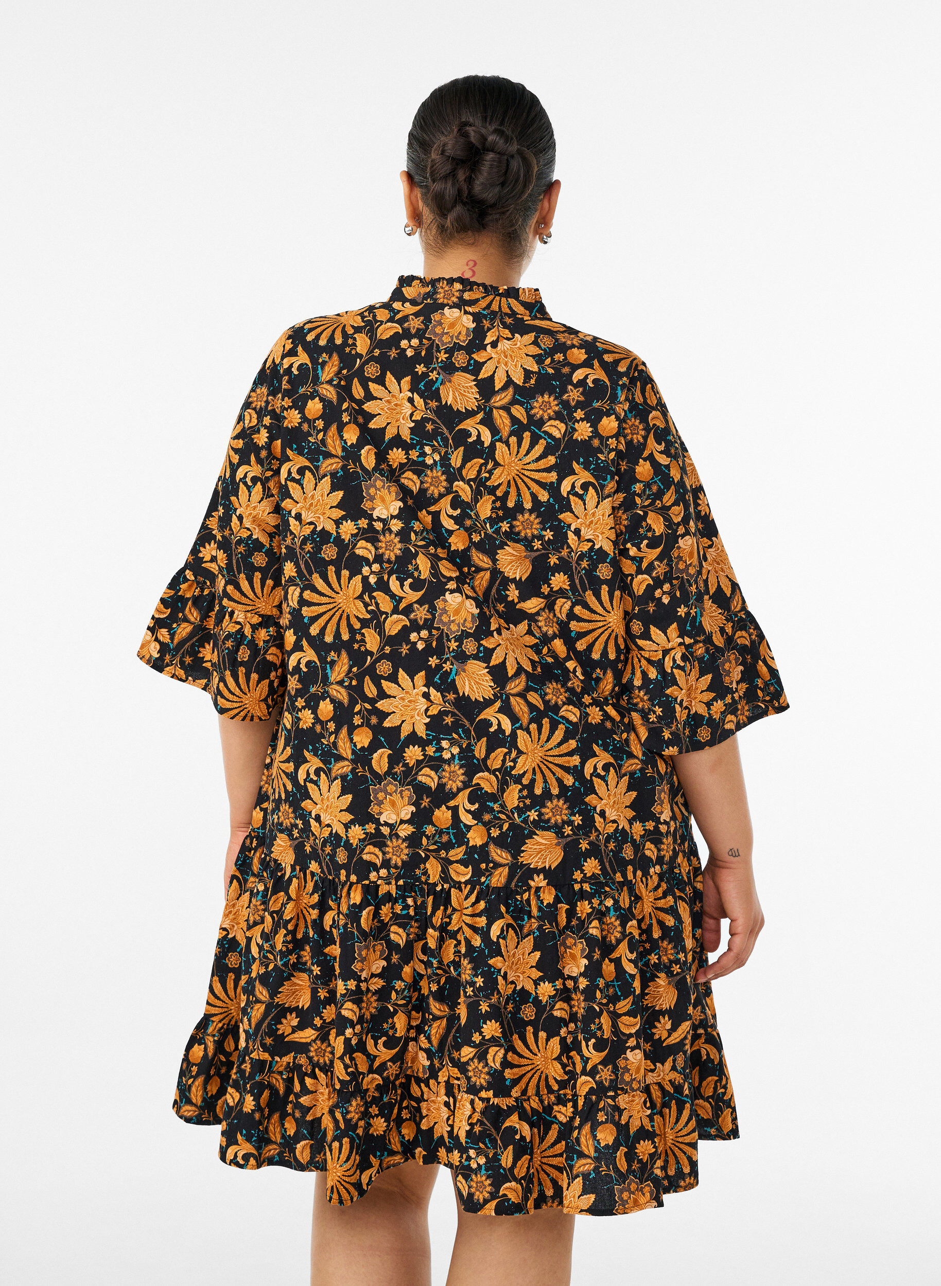 ZizziGebl&uuml;mtes Kleid aus Baumwolle mit R&uuml;schendetails und lockerer A-Linien-Form, Orange, Model image number 2