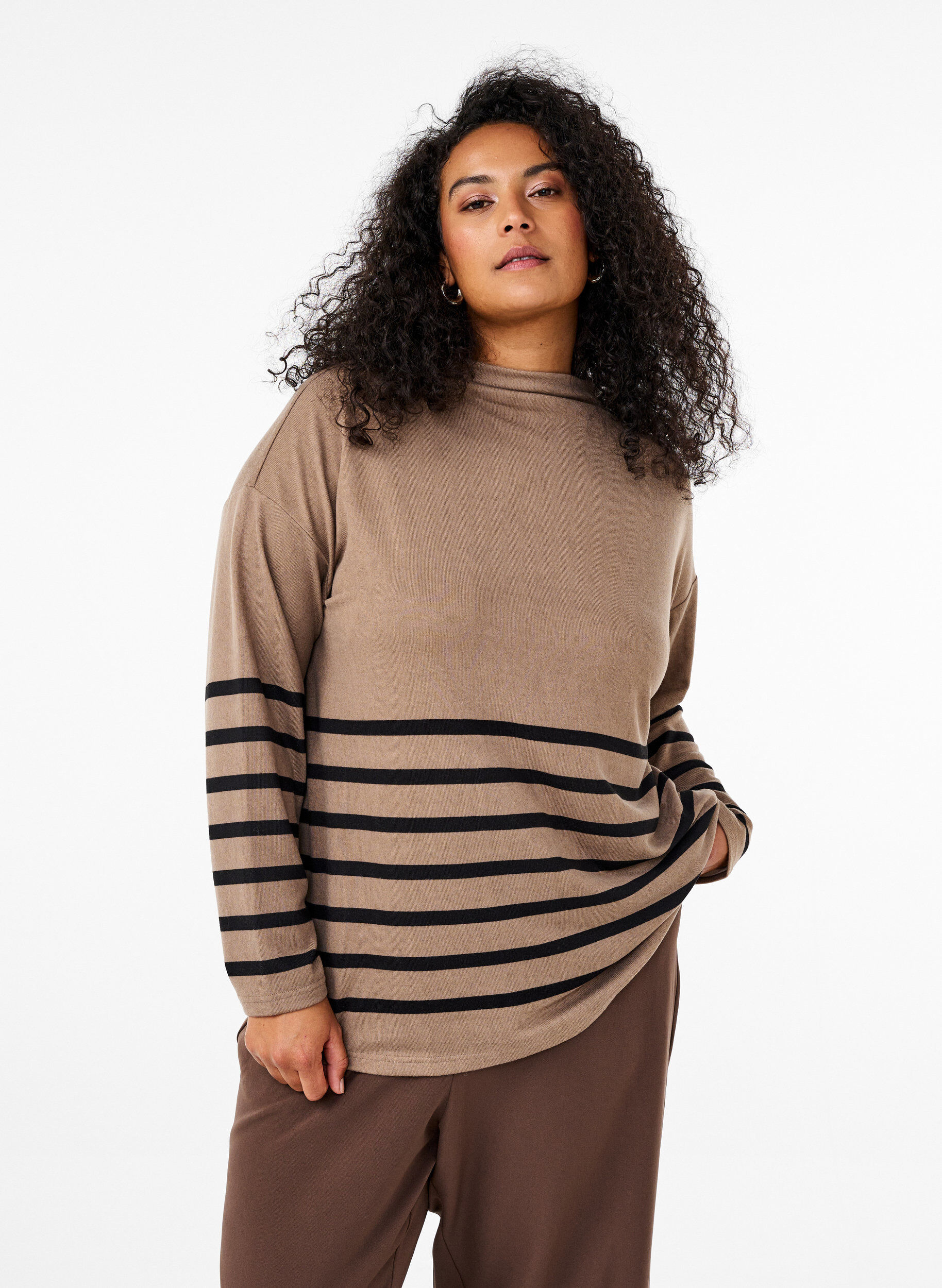 ZizziBluse mit Stehkragen und langen &Auml;rmeln, Beige, Model image number 0