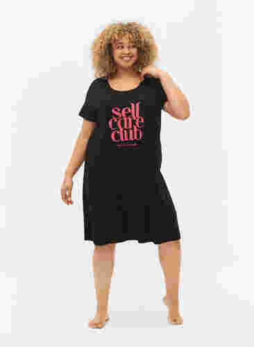 Kurzärmeliges Nachthemd aus Baumwolle, Black w. Self Care, Model image number 2