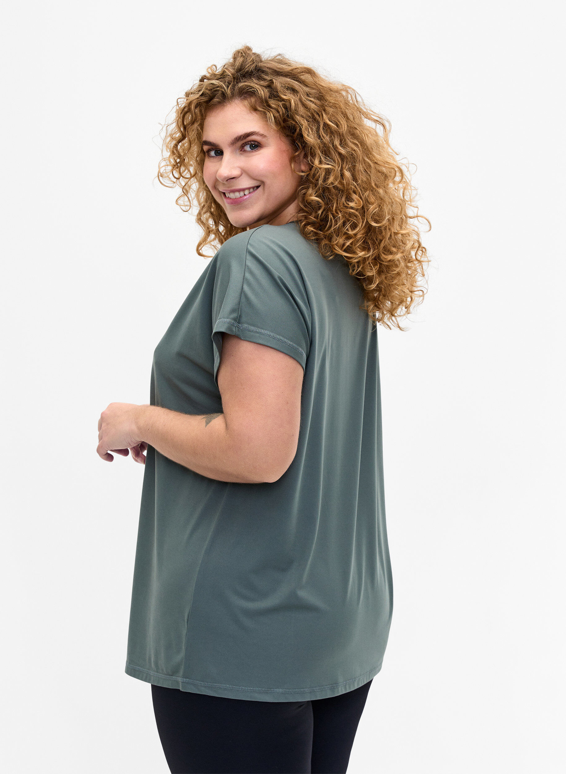 ZizziLockeres Trainings-T-Shirt mit V-Ausschnitt, Balsam Green, Model image number 1