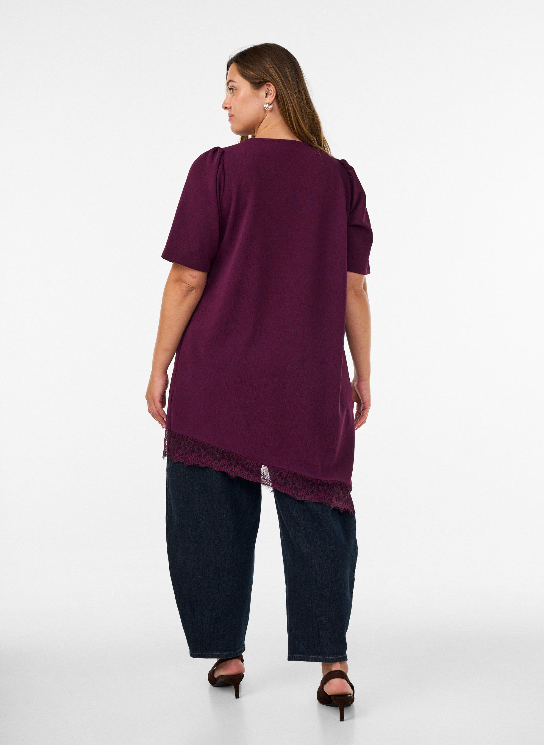 ZizziTunika mit asymmetrischem Spitzenbesatz, Lila, Model image number 2