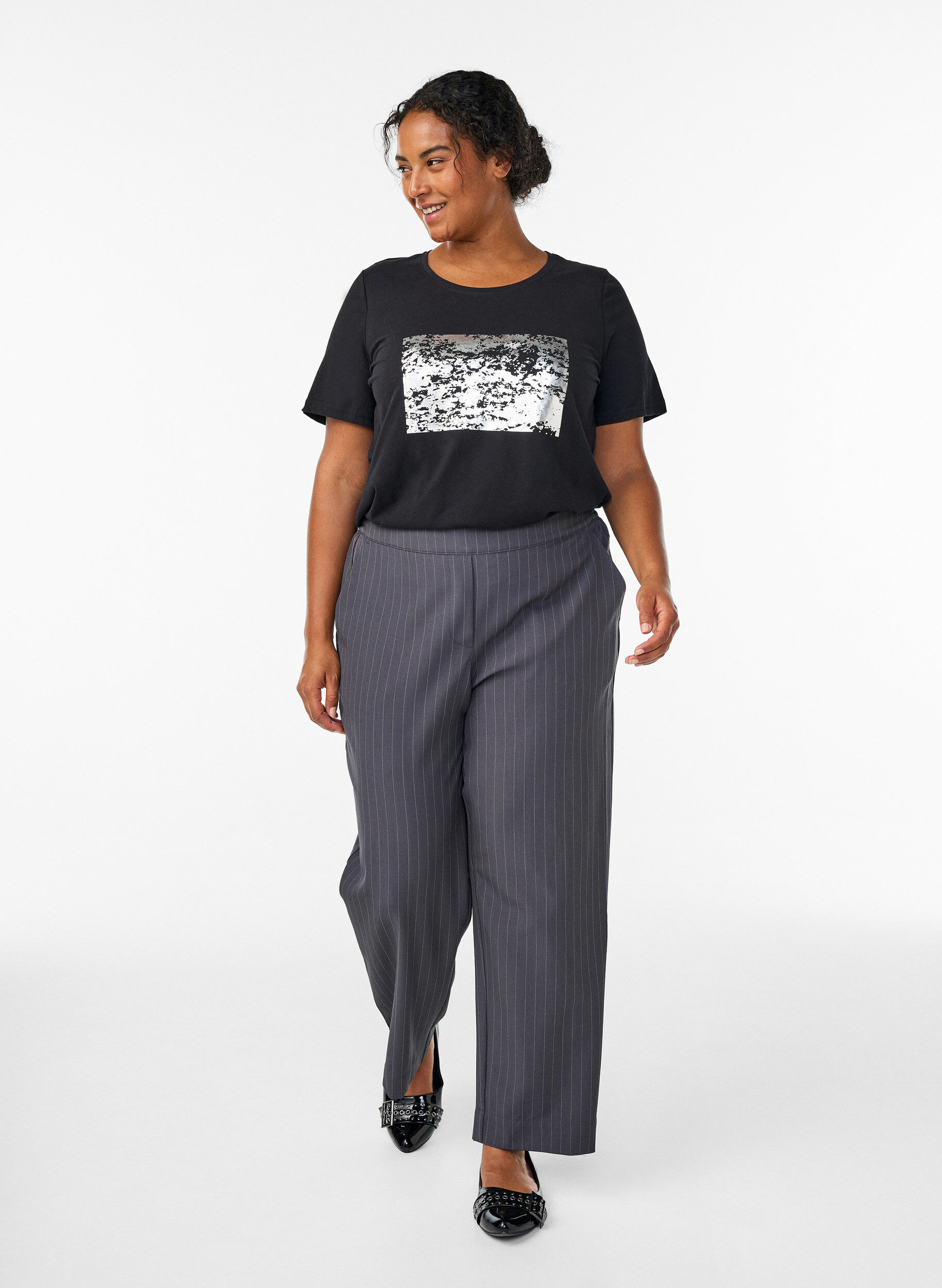 ZizziFLASH - T-Shirt mit Print, Schwarz, Model image number 1