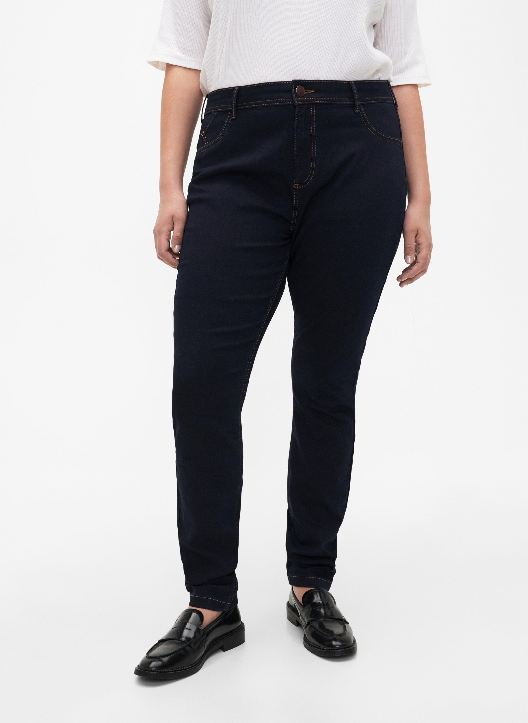 ZizziSuper Slim Amy Jeans mit hoher Taille, Blau, Model image number 2