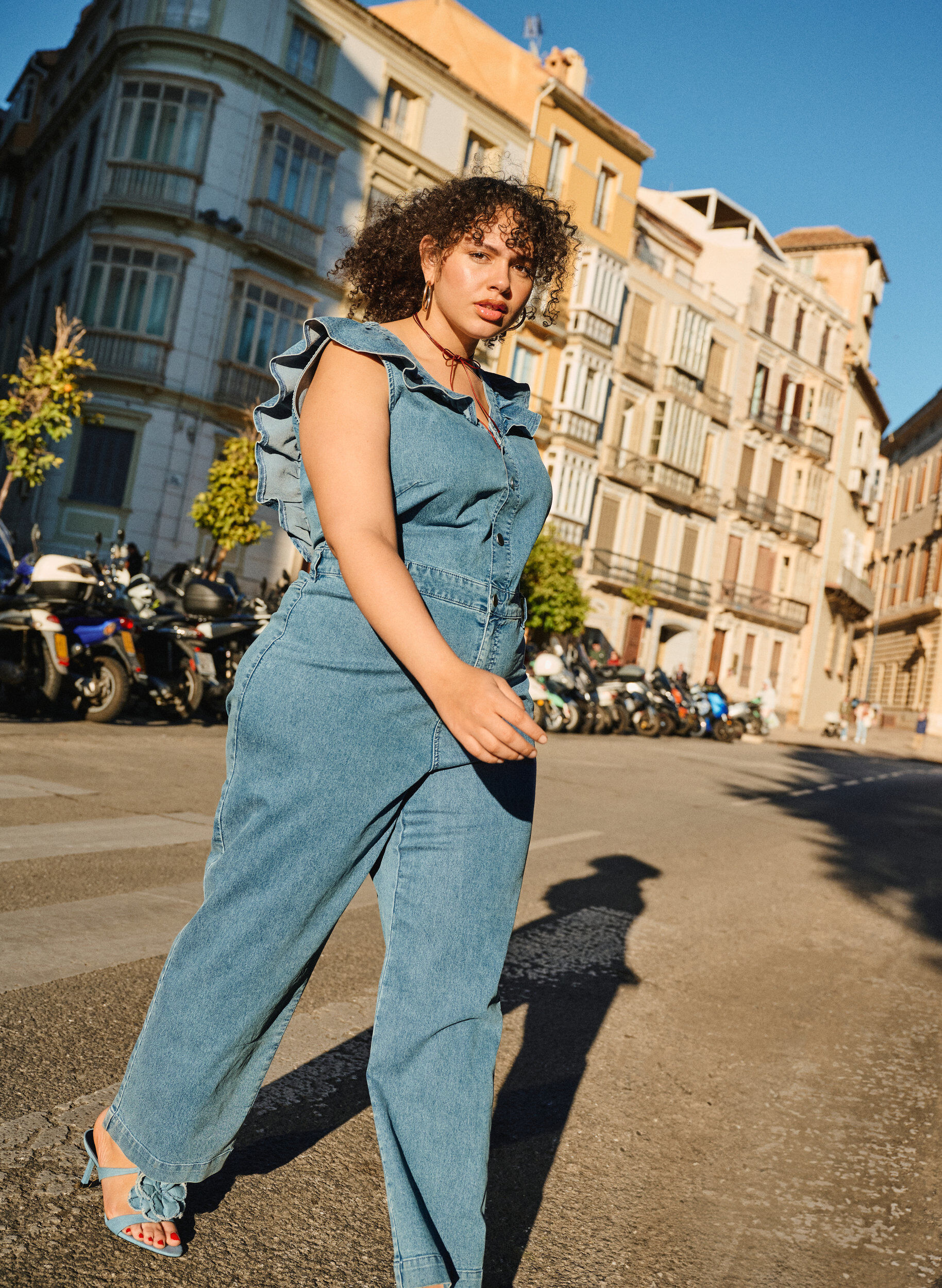 ZizziDenim-Jumpsuit mit R&uuml;schen, Light Blue Denim, Image image number 0