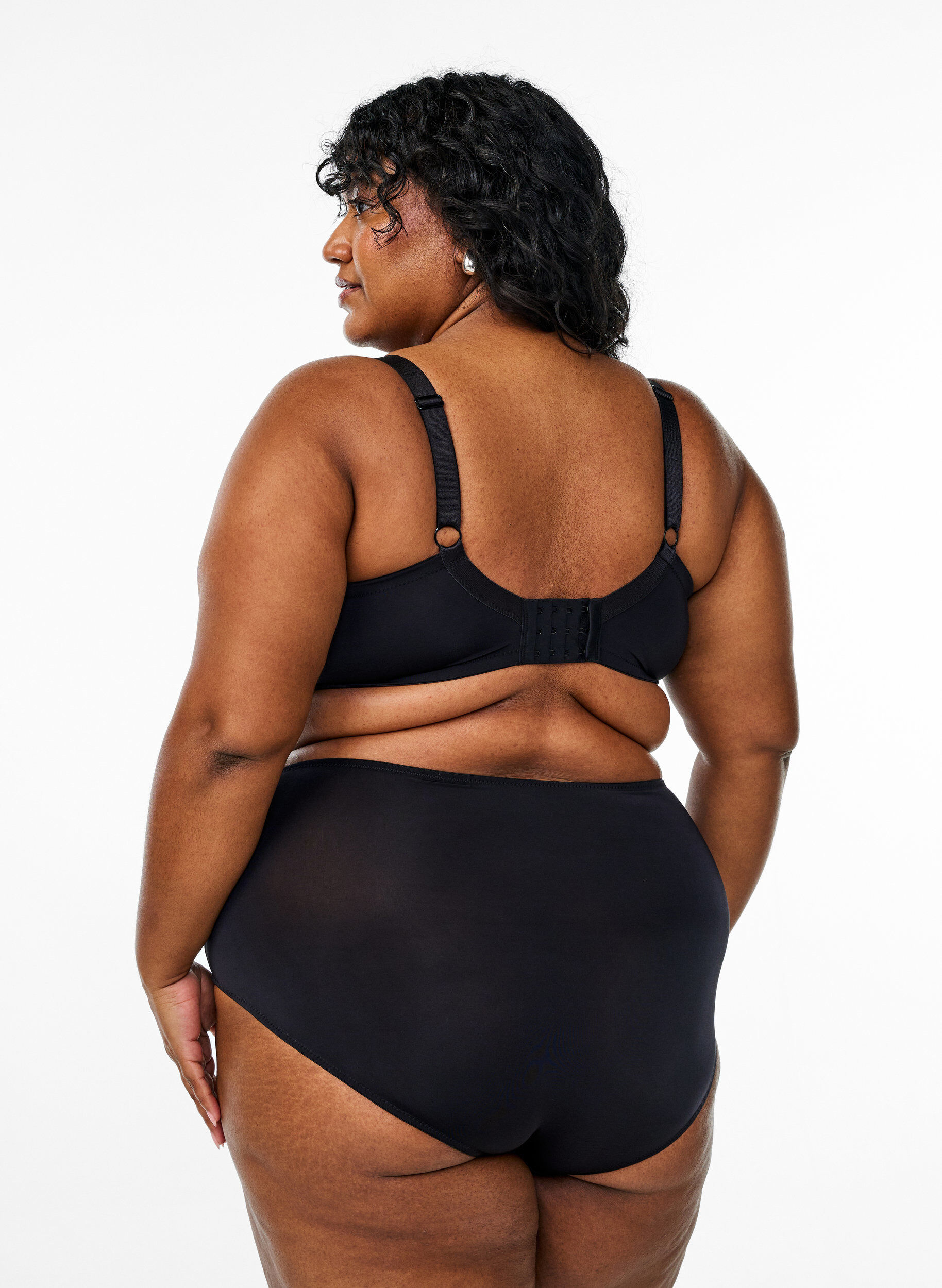 ZizziSlip aus Mikrofaser mit gebl&uuml;mter Stickerei, Schwarz, Model image number 1