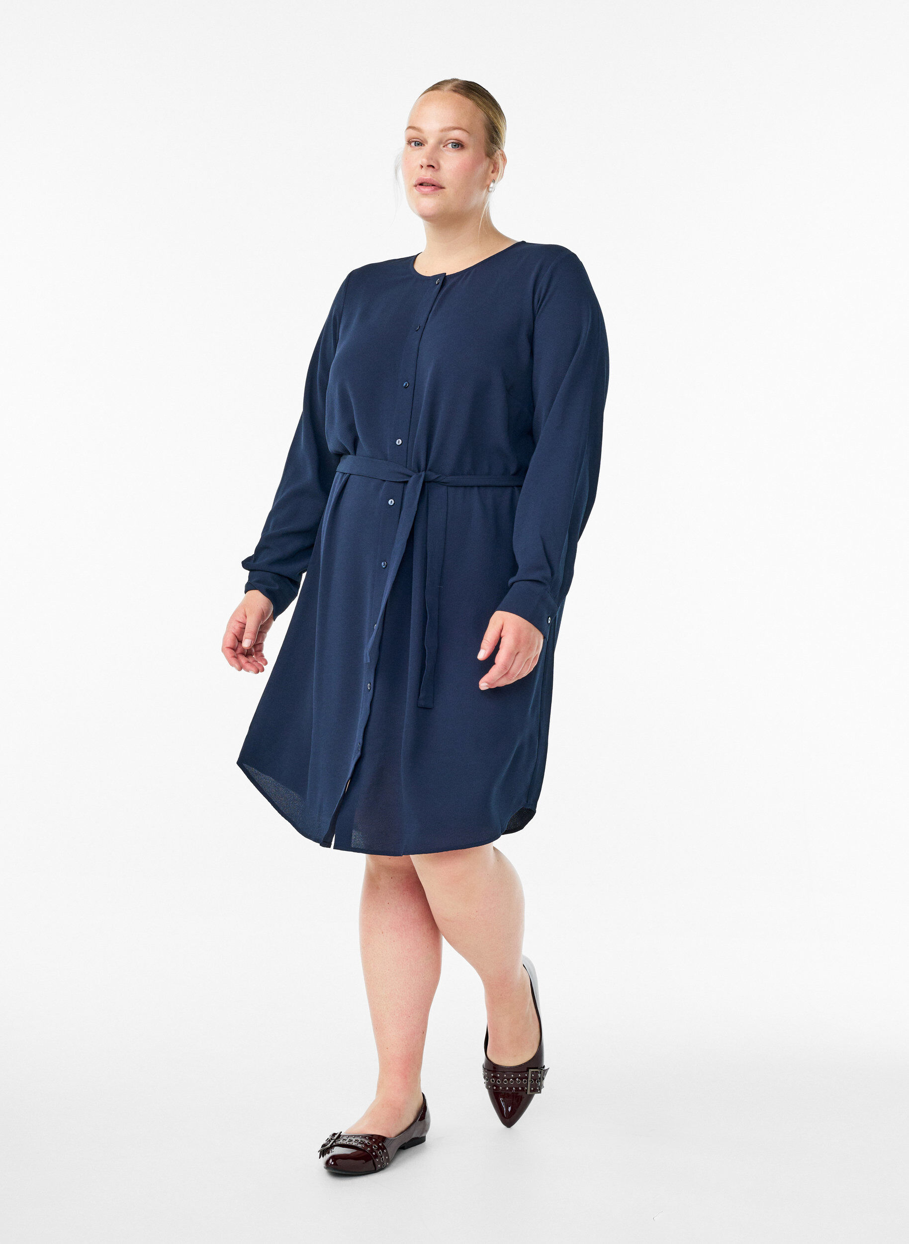 ZizziLang&auml;rmliges Hemdblusenkleid mit Bindeg&uuml;rtel, Blau, Model image number 1