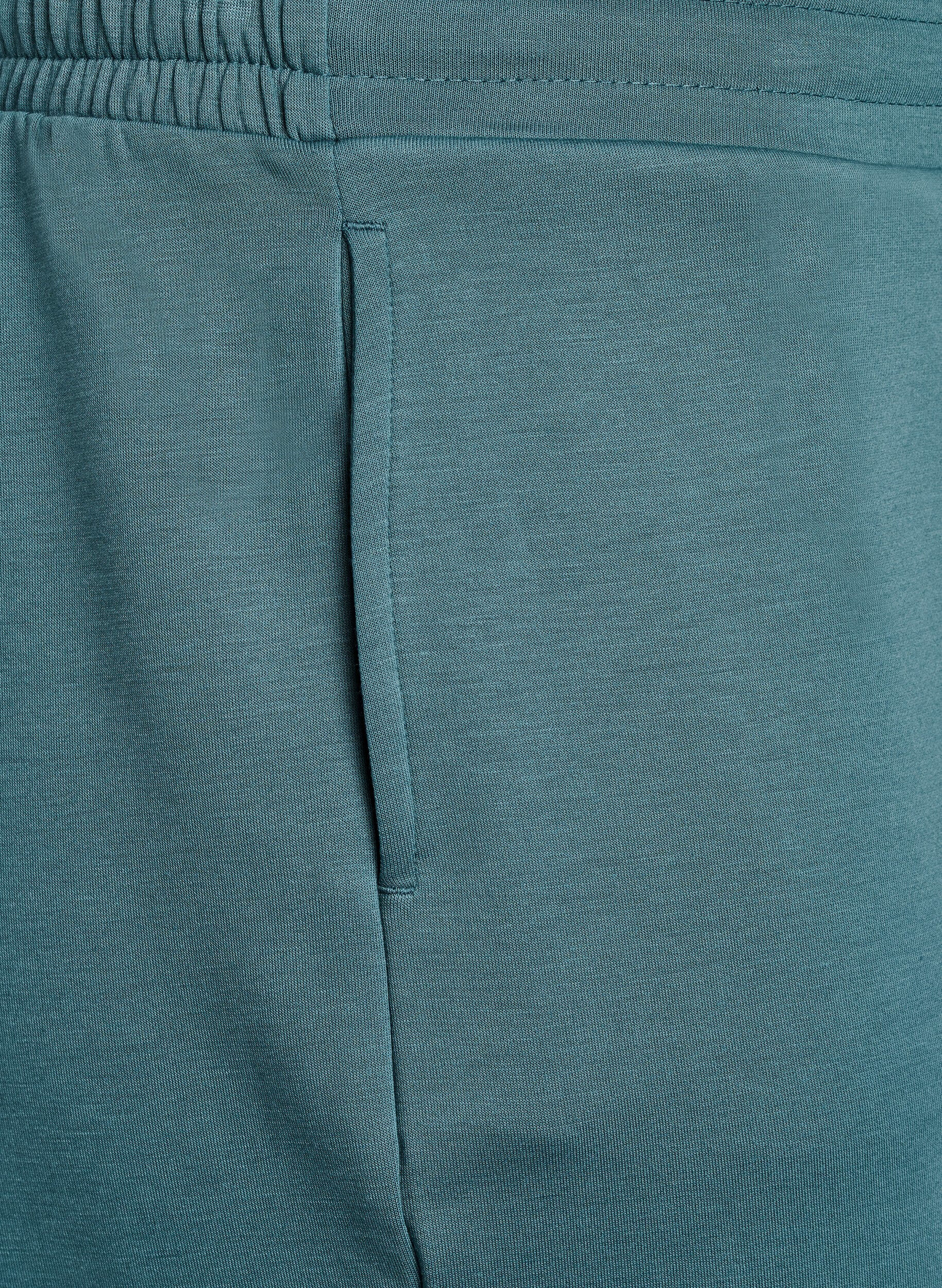 ZizziShorts aus Modalmischung mit Taschen, Gr&uuml;n, Packshot image number 2