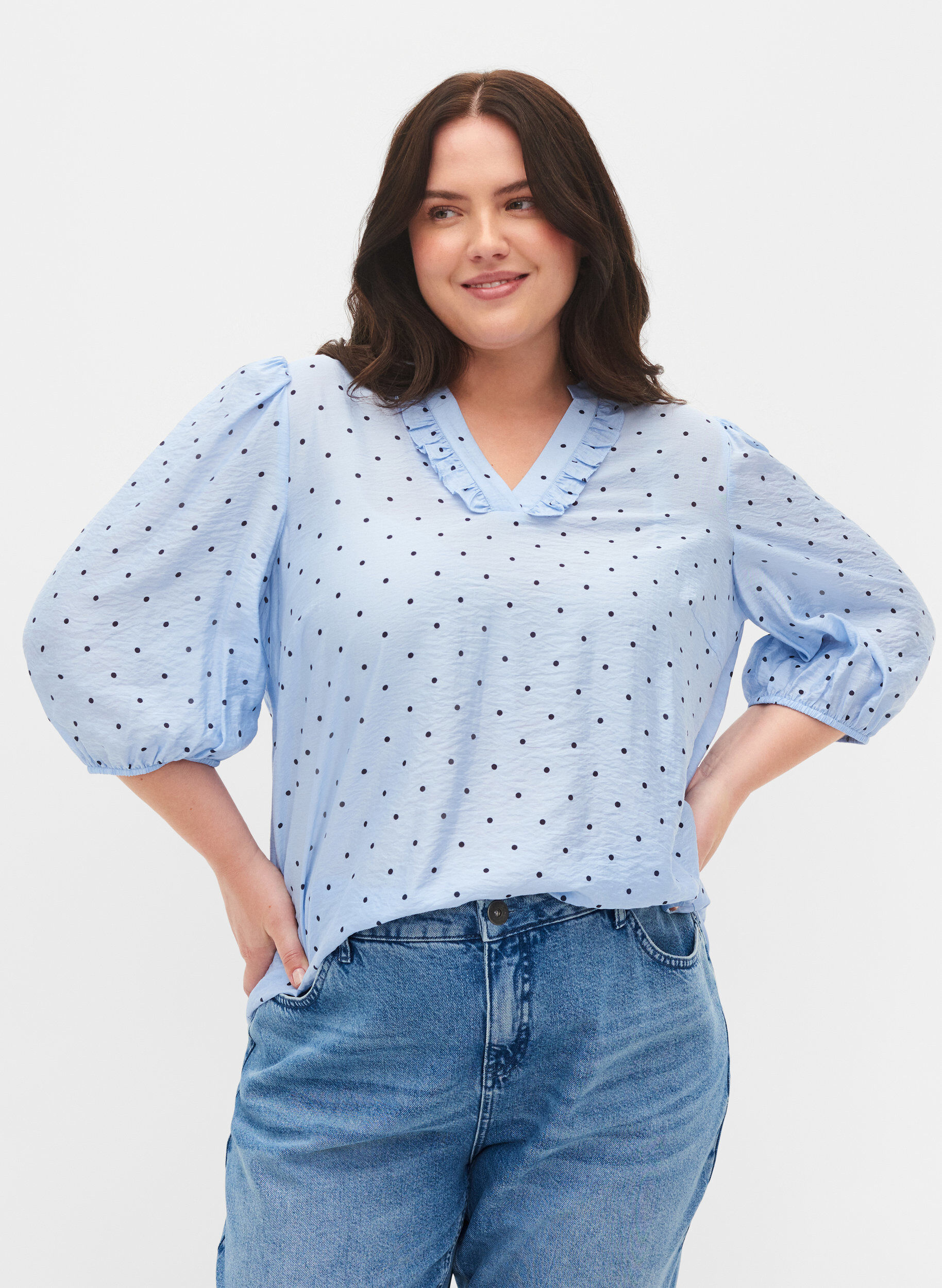 ZizziPunktebluse mit 3/4-&Auml;rmeln aus Viskose, Light Blue Dot, Model image number 0