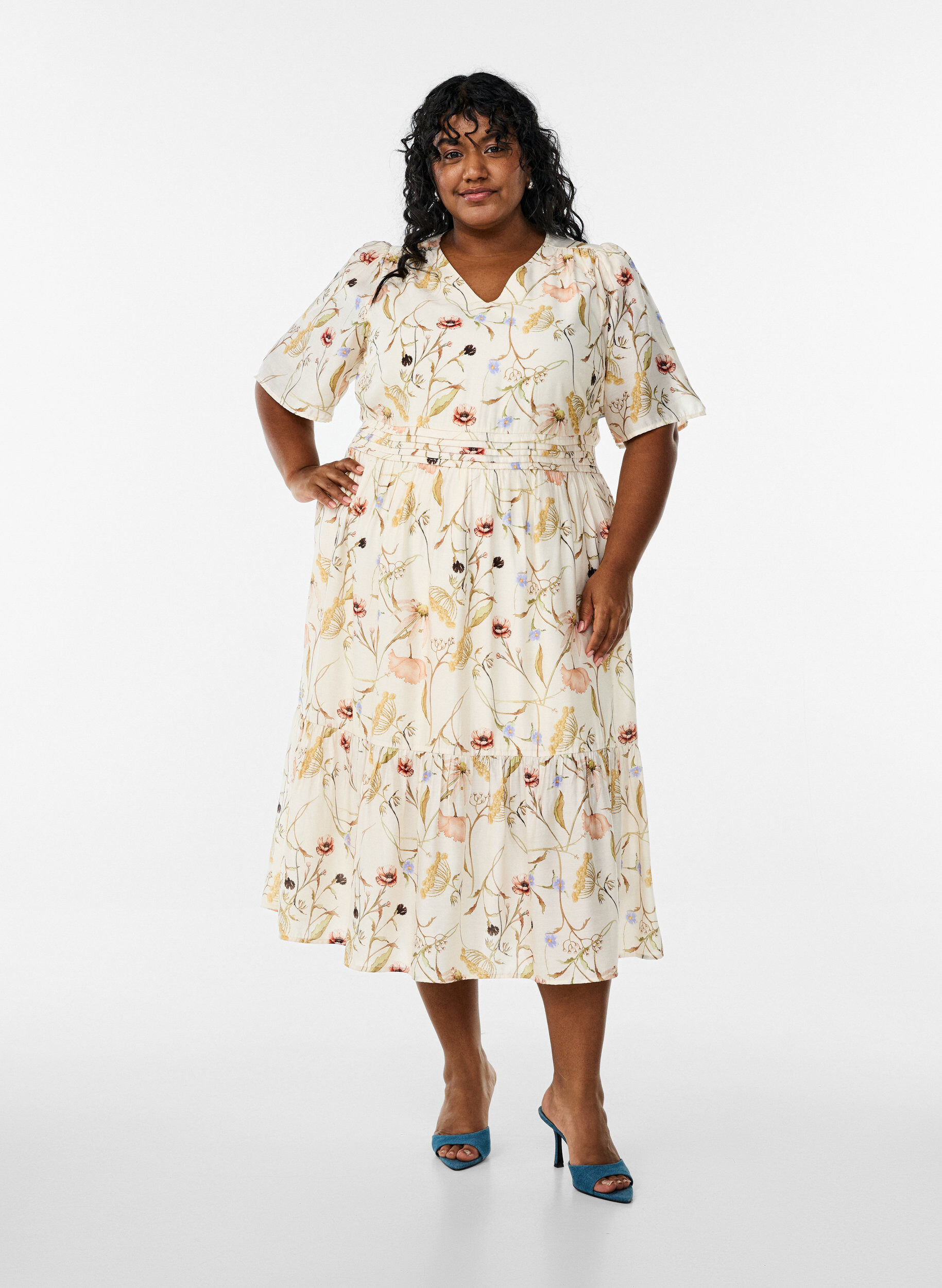 ZizziGebl&uuml;mtes Midi-Kleid in A-Linienform, Beige, Model image number 1