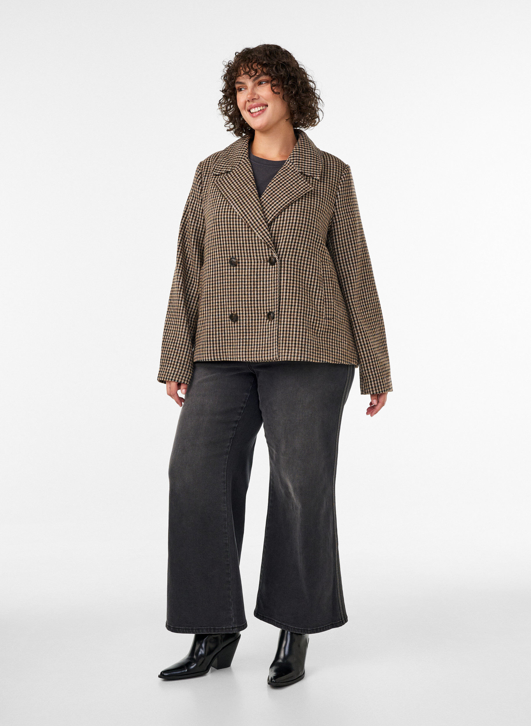 ZizziKarierter Kurzmantel mit zweireihiger Knopfleiste, Braun, Model image number 1
