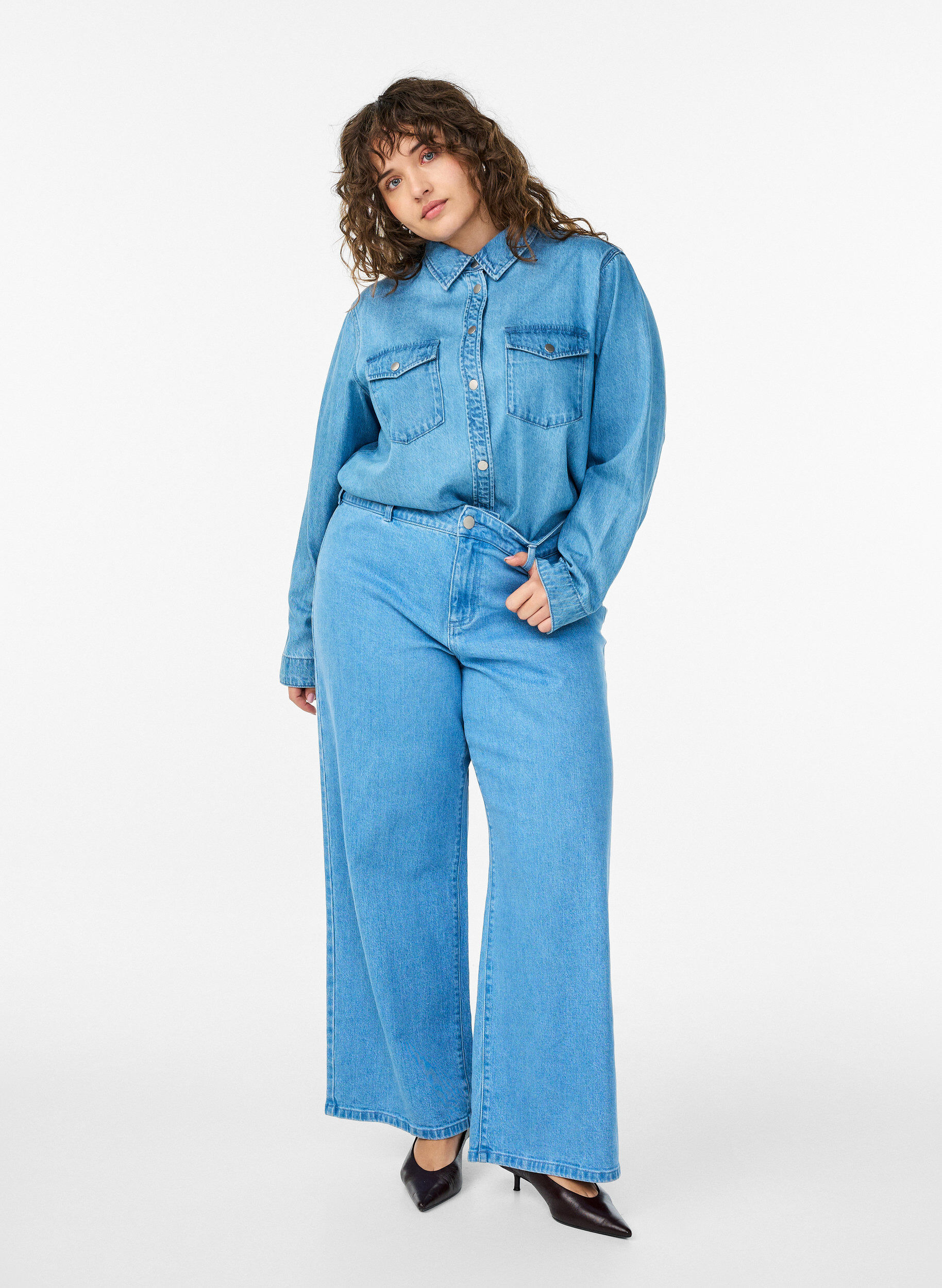 ZizziJeanshemd mit Brusttaschen, Blau, Model image number 1