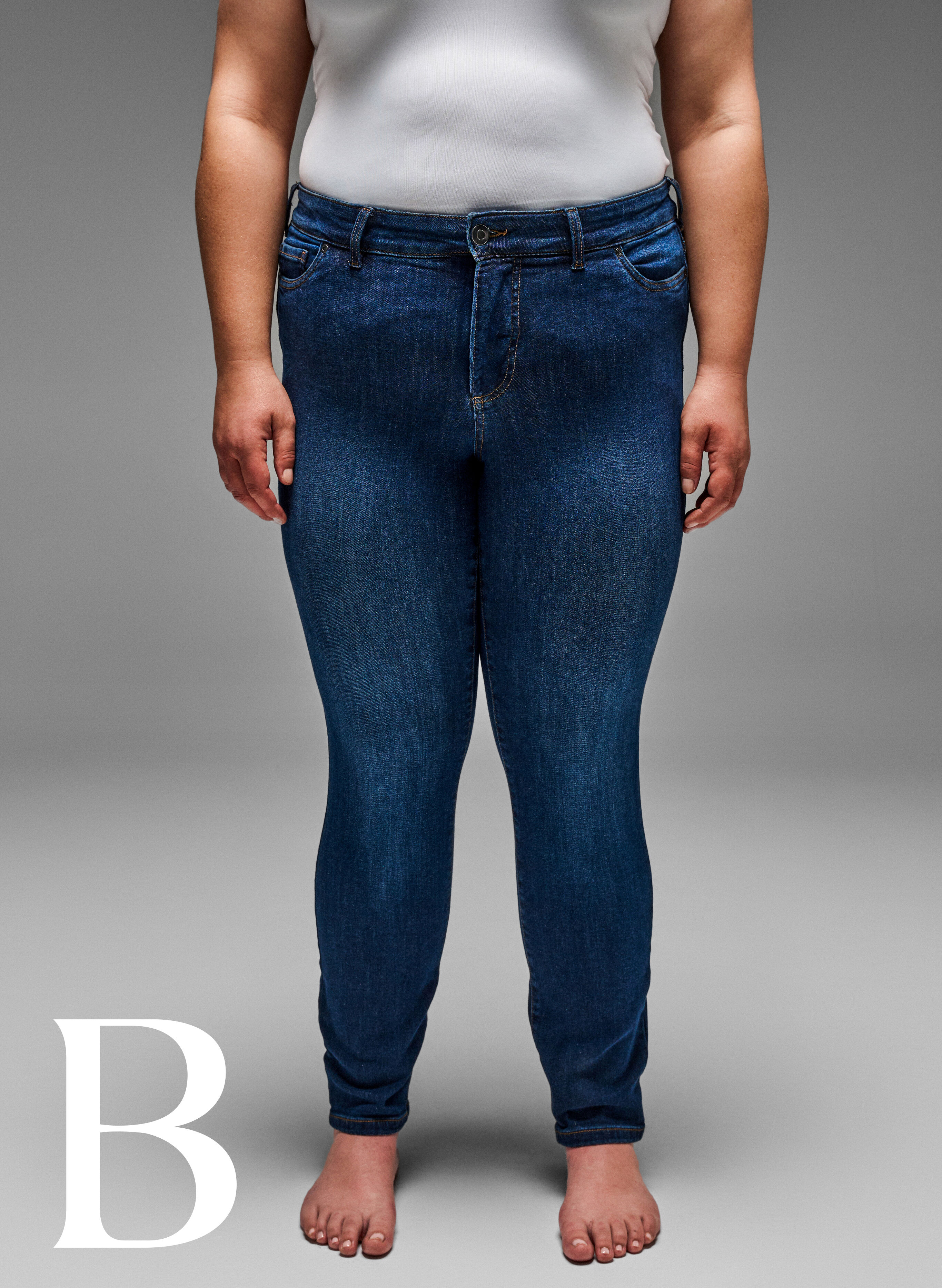 ZizziSlim fit Jeans mit normaler Taille, Dark Blue, Model image number 4