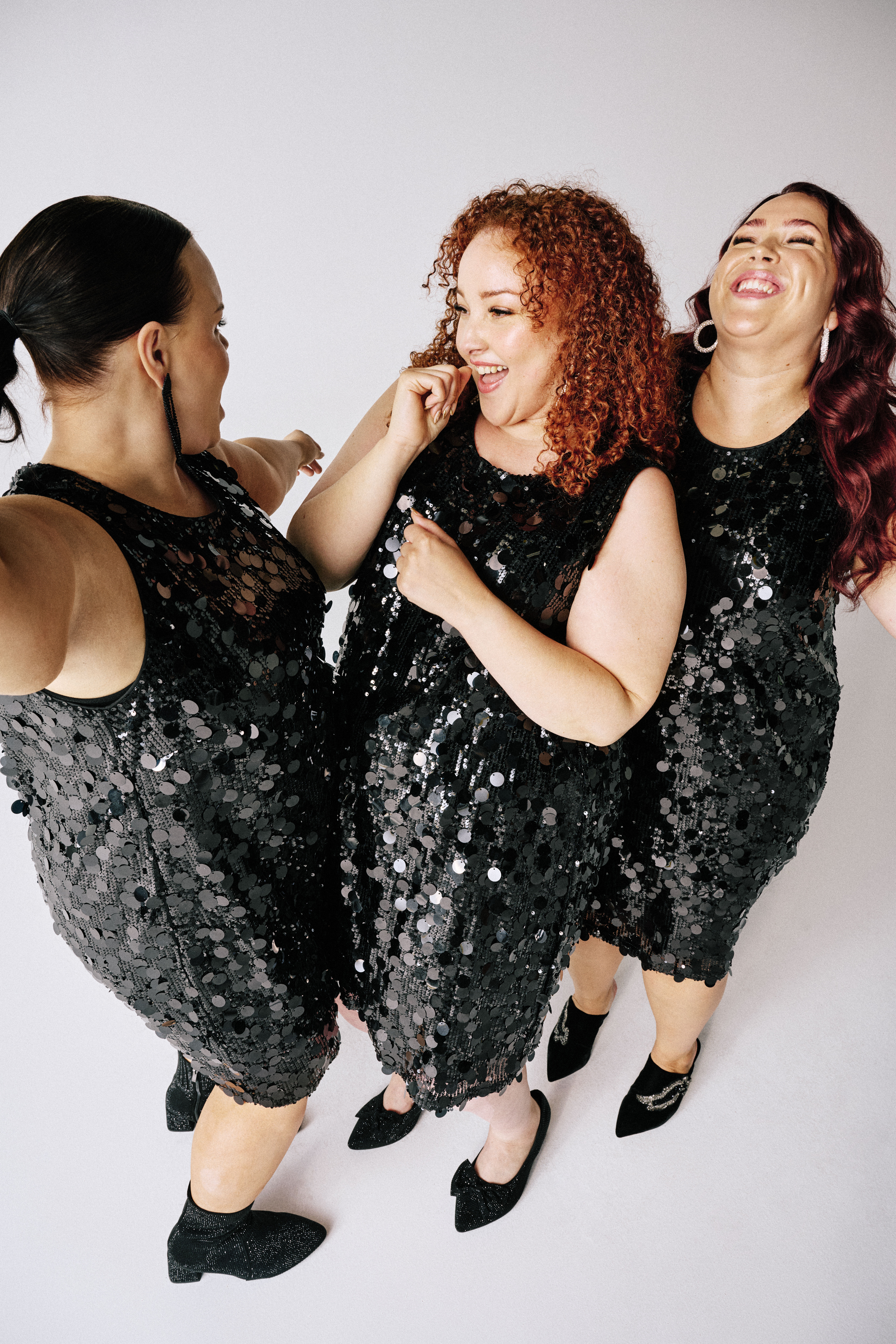 ZizziSchwarzes Kleid mit Pailletten, , Model