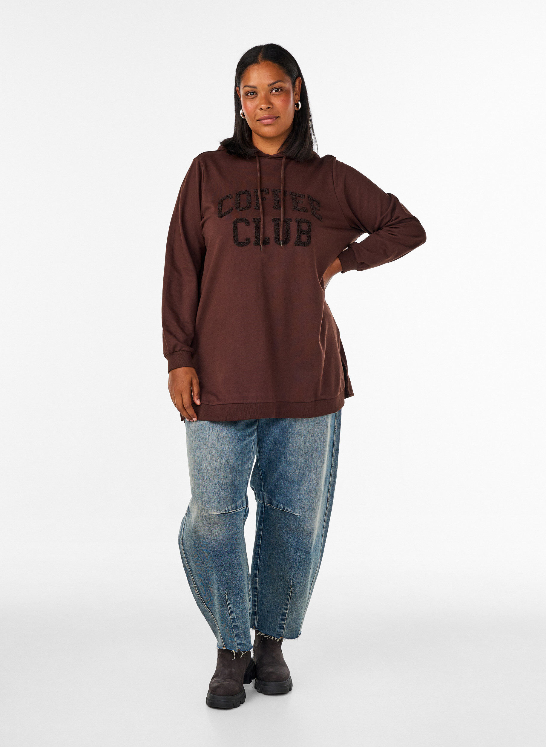 ZizziHoodie mit Textmotiv aus Frottee, Braun, Model image number 1
