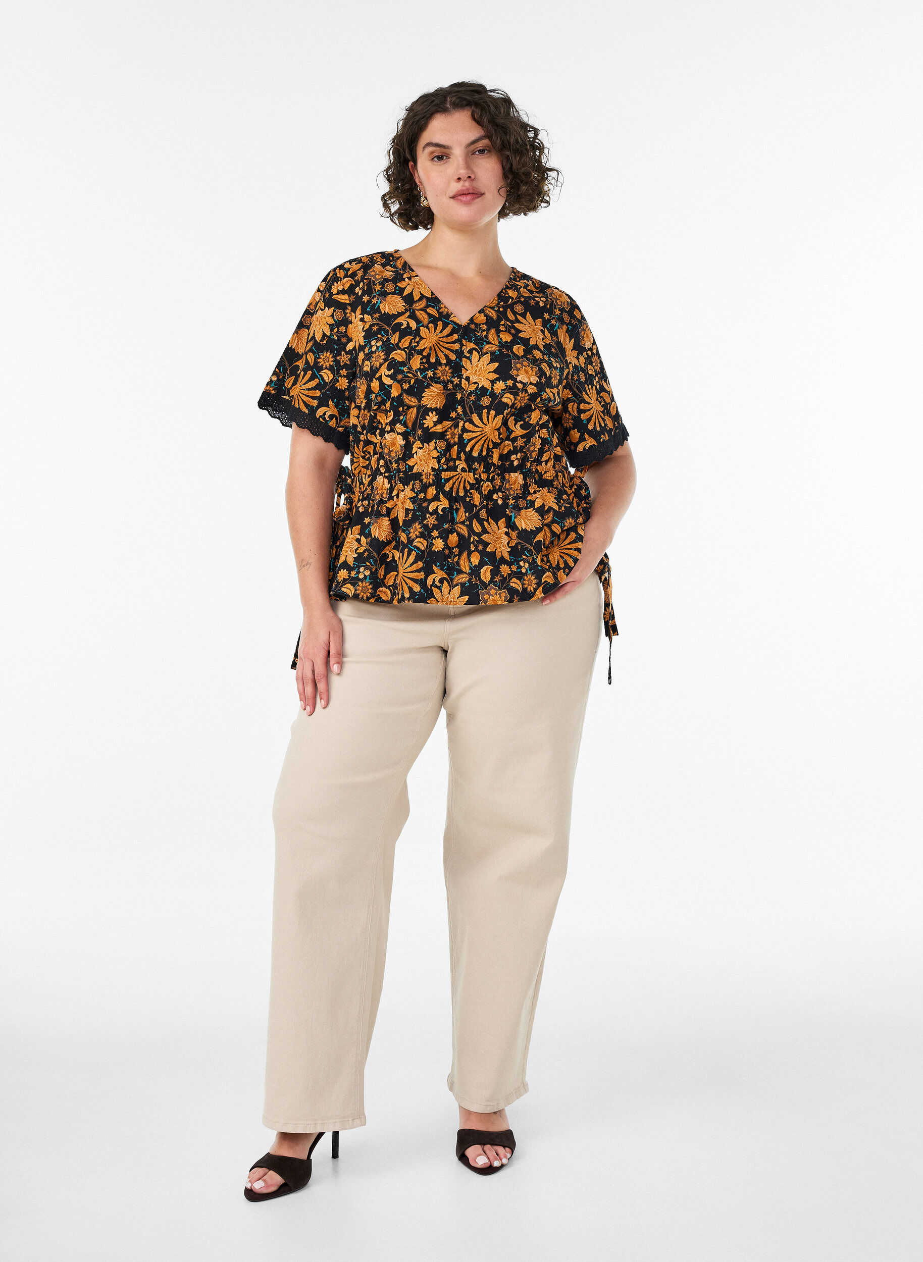 ZizziGebl&uuml;mte Bluse aus Baumwolle mit Bindeband, Orange, Model image number 1