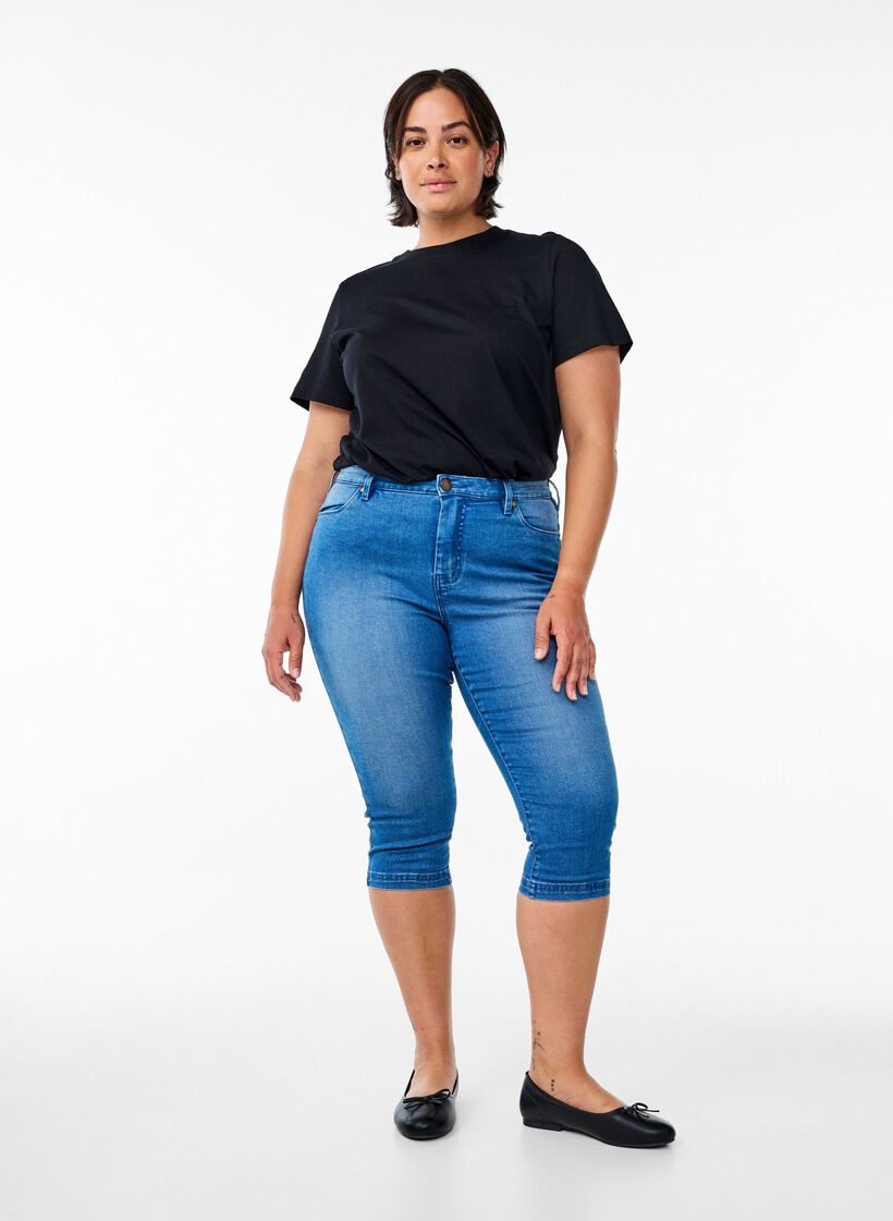 Hoch taillierte Amy Capri Jeans mit Super Slim Fit, Blau, Model image number 0