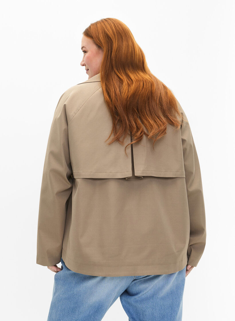 Kurzer Trenchcoat mit Druckknopfverschluss, Coriander, Model image number 1