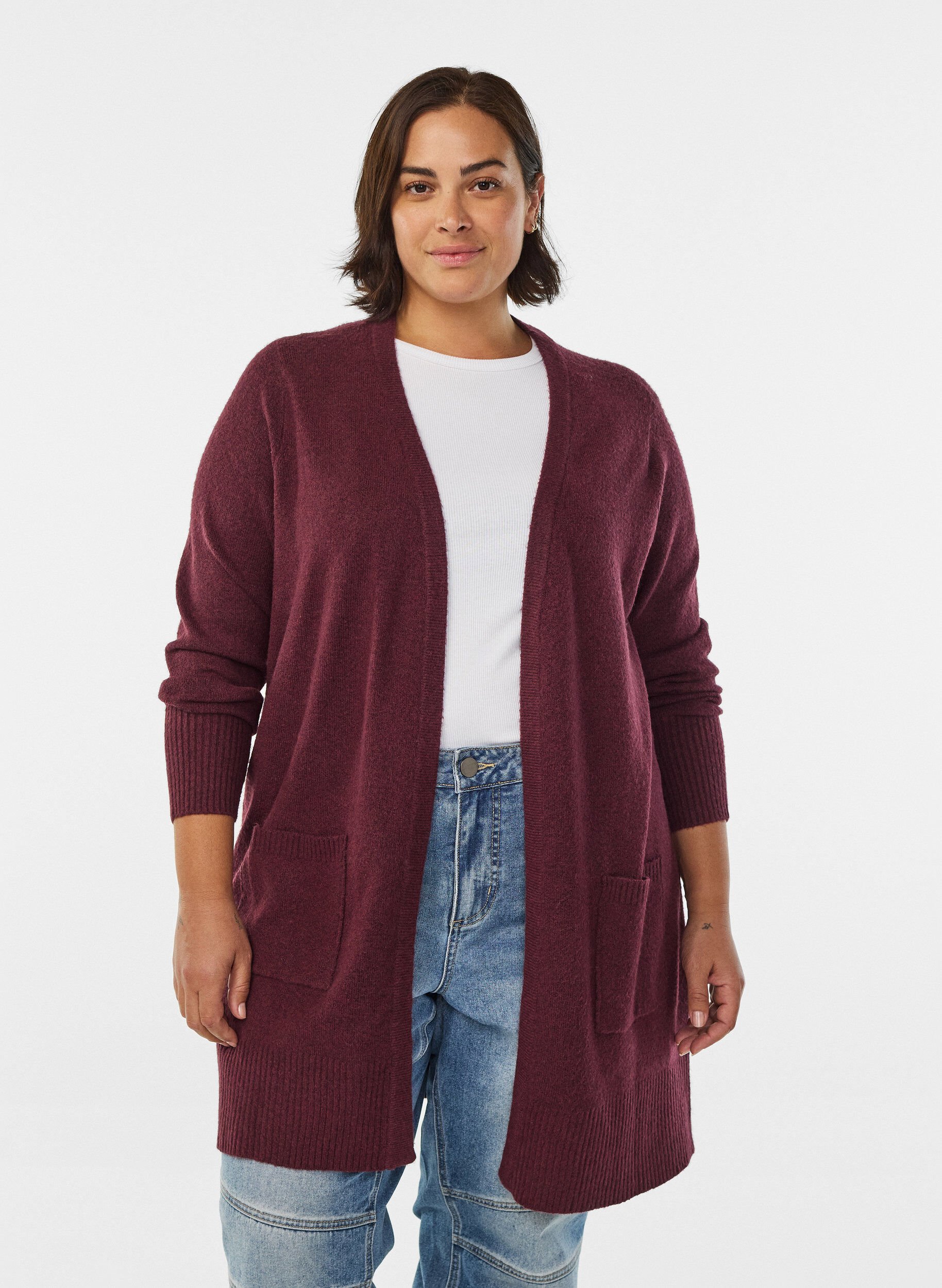 Strickjacke mit Rippenstrick und Taschen, Dunkles Bordeaux, Model