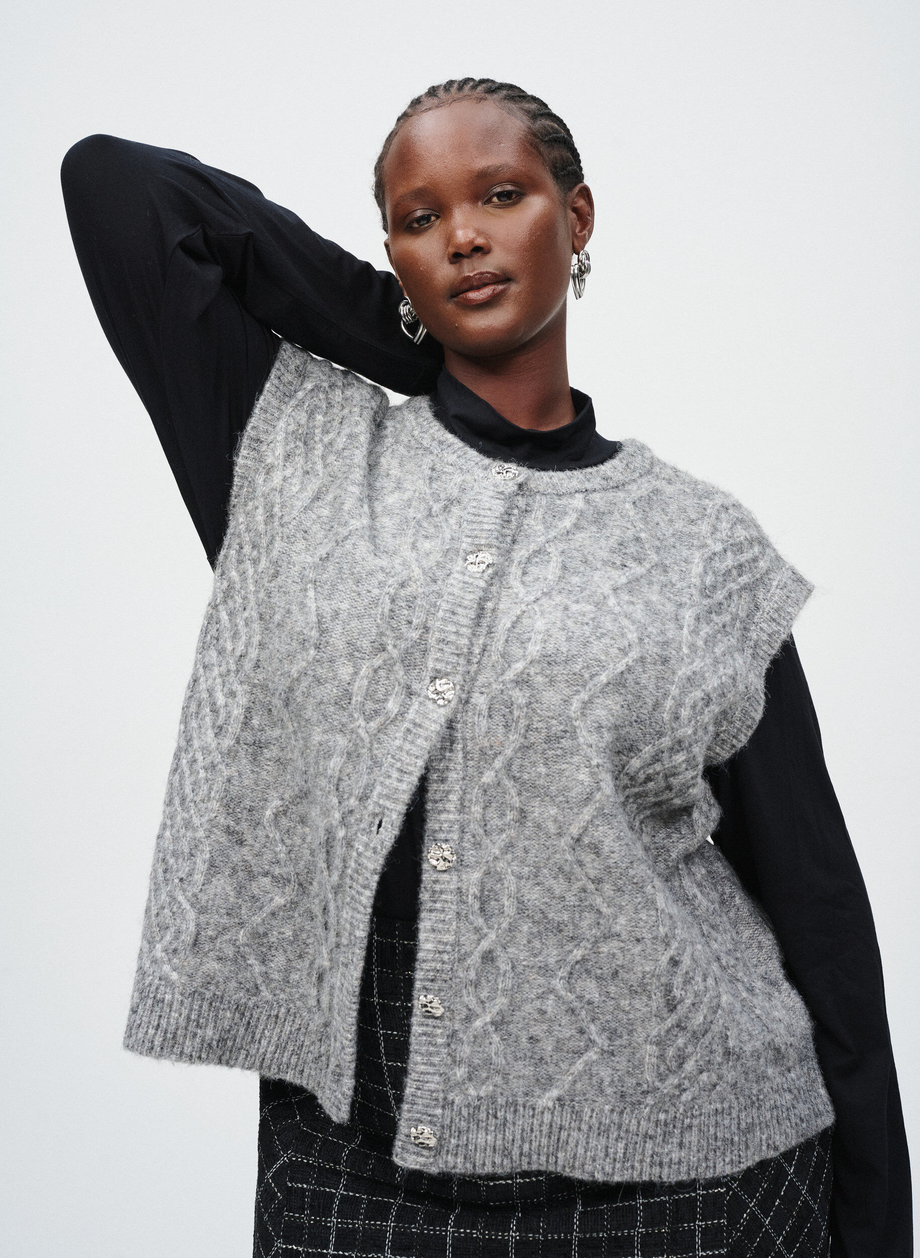 ZizziGemusterte Strickweste mit Zierkn&ouml;pfen, Grau, Image image number 0