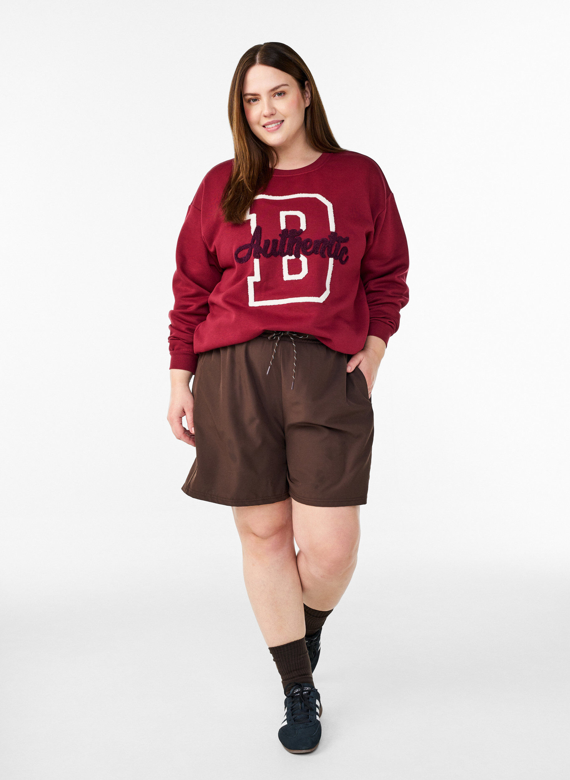 ZizziSweatshirt mit Frottee-Schriftzug, Dunkles Bordeaux, Model image number 1