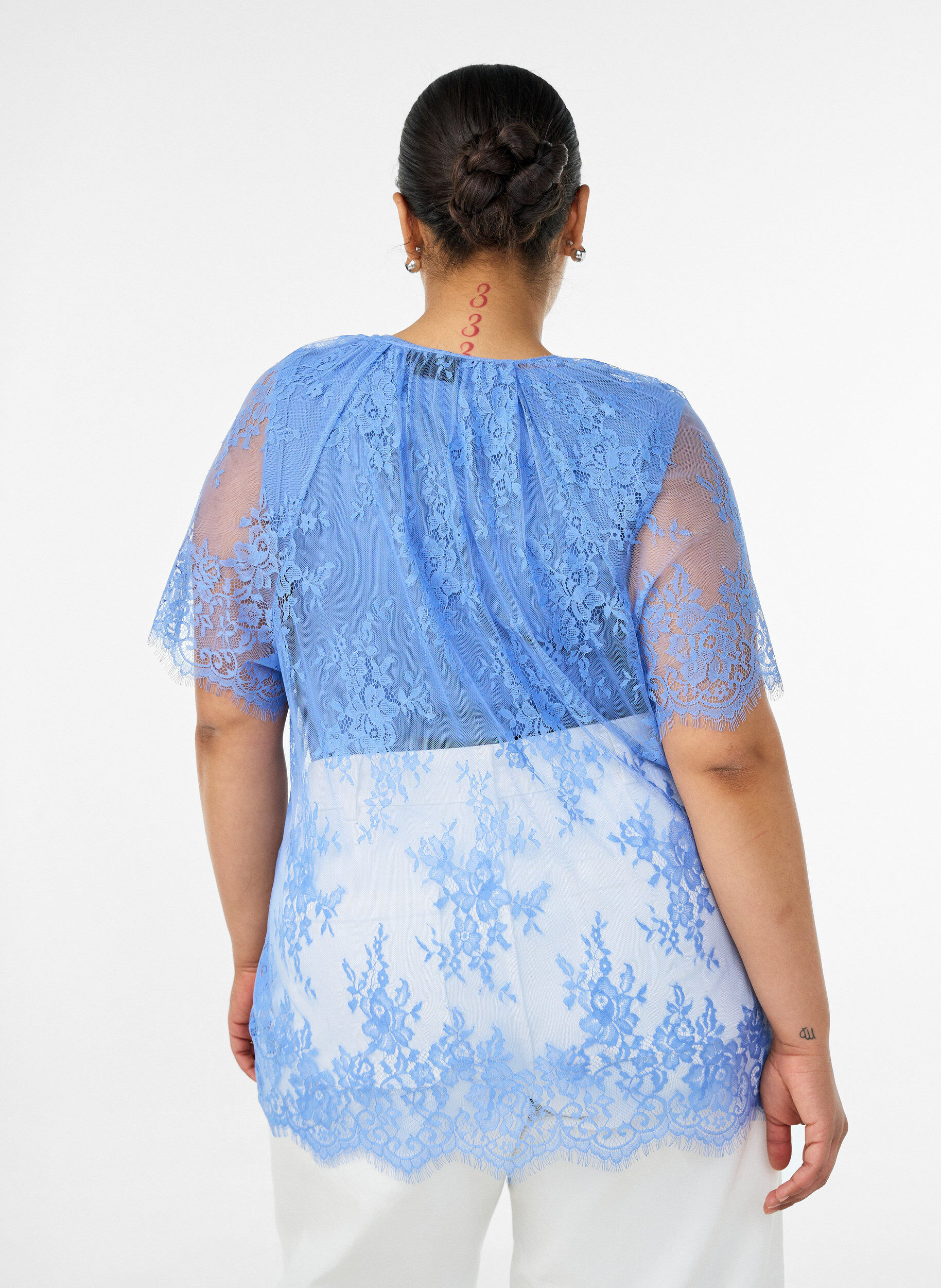 ZizziKurz&auml;rmelige Spitzenbluse mit Bindeband, lila, Model image number 2