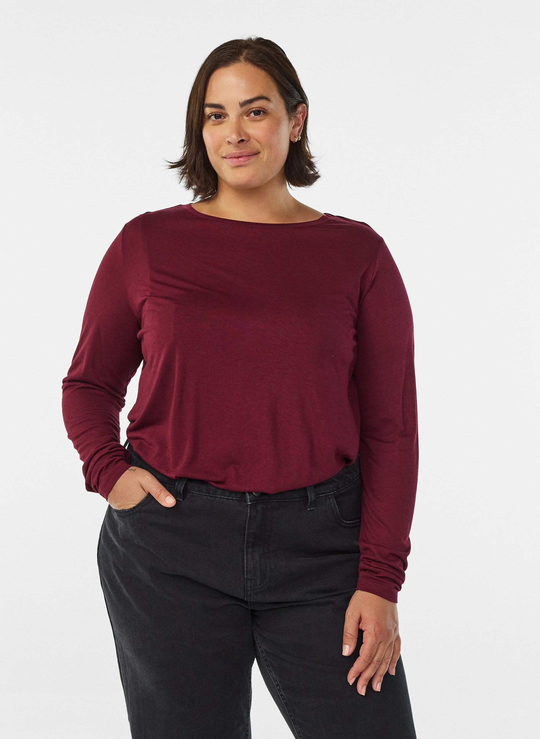Lang&auml;rmelige Bluse aus Wolle und Viskose, Dunkles Bordeaux, Model