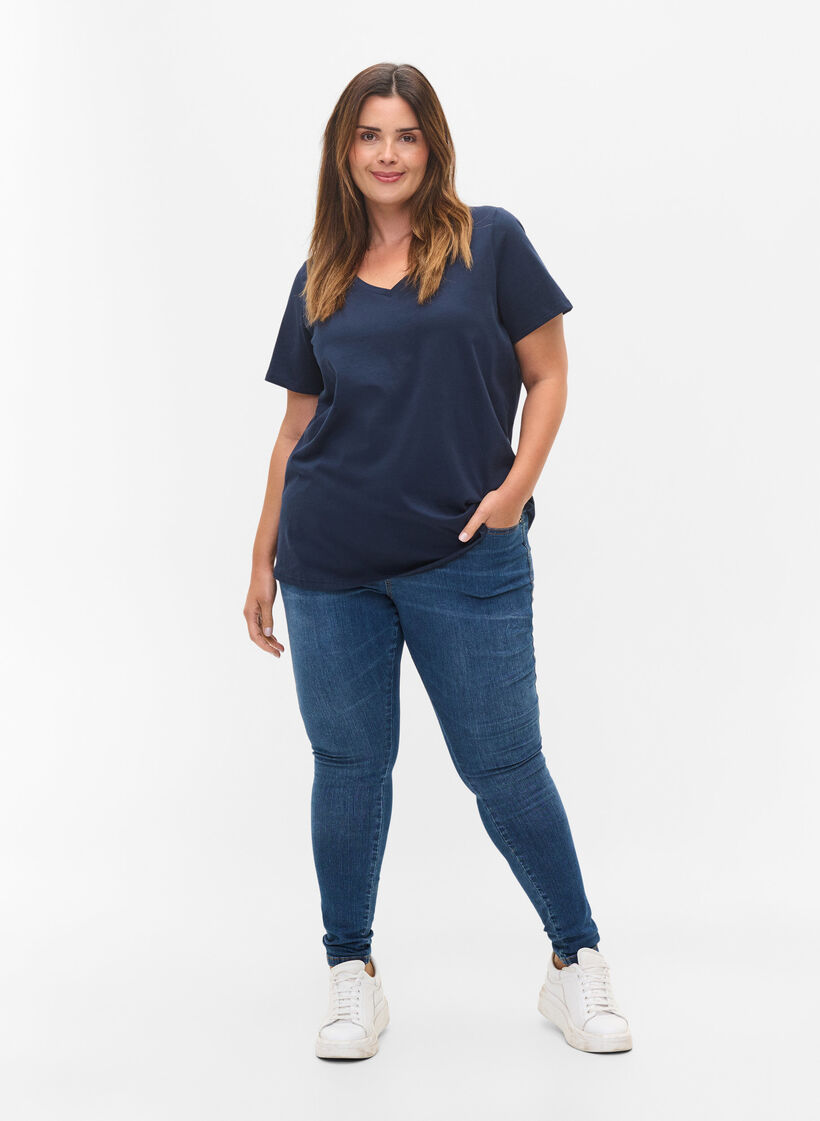 2er-Pack basic T-Shirts aus Baumwolle, Navy B/B White, Model image number 2