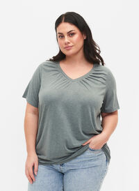Meliertes T-Shirt mit elastischem Saum, Balsam Green Mél, Model