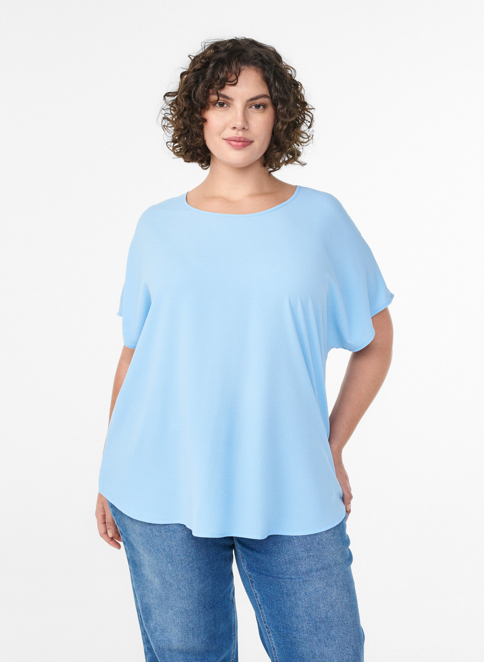 Bluse mit kurzen &Auml;rmeln und Rundhalsausschnitt, Blau, Model