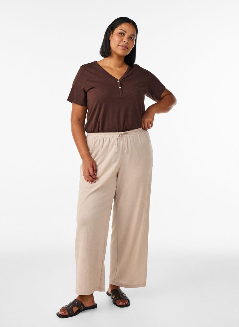 T-Shirt mit Knopfleiste, Braun, Model image number 1