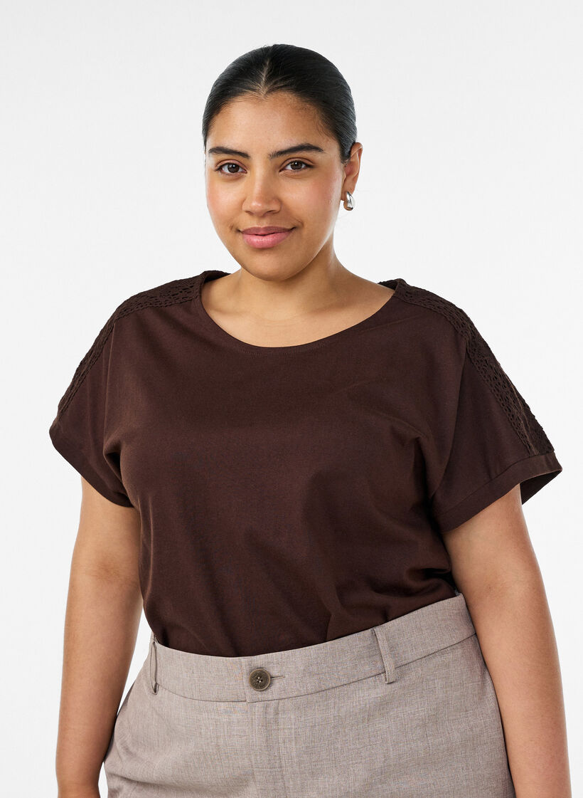T-Shirt aus Baumwolle mit H&auml;keldetail, Braun, Model image number 0