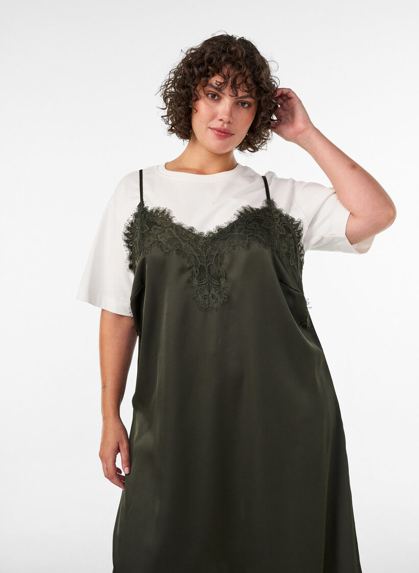 Kleid aus Satin mit Spitze und asymmetrischem Saum, Gr&uuml;n, Model image number 2