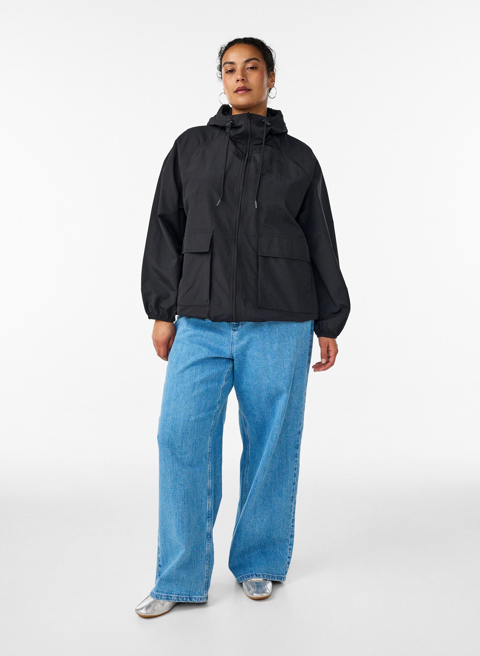 ZizziLeichte Kapuzenjacke mit Taschen, Schwarz, Model image number 1