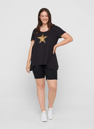 Kurzarm T-Shirt aus Baumwolle mit A-Linie, Black STAR, Model image number 2
