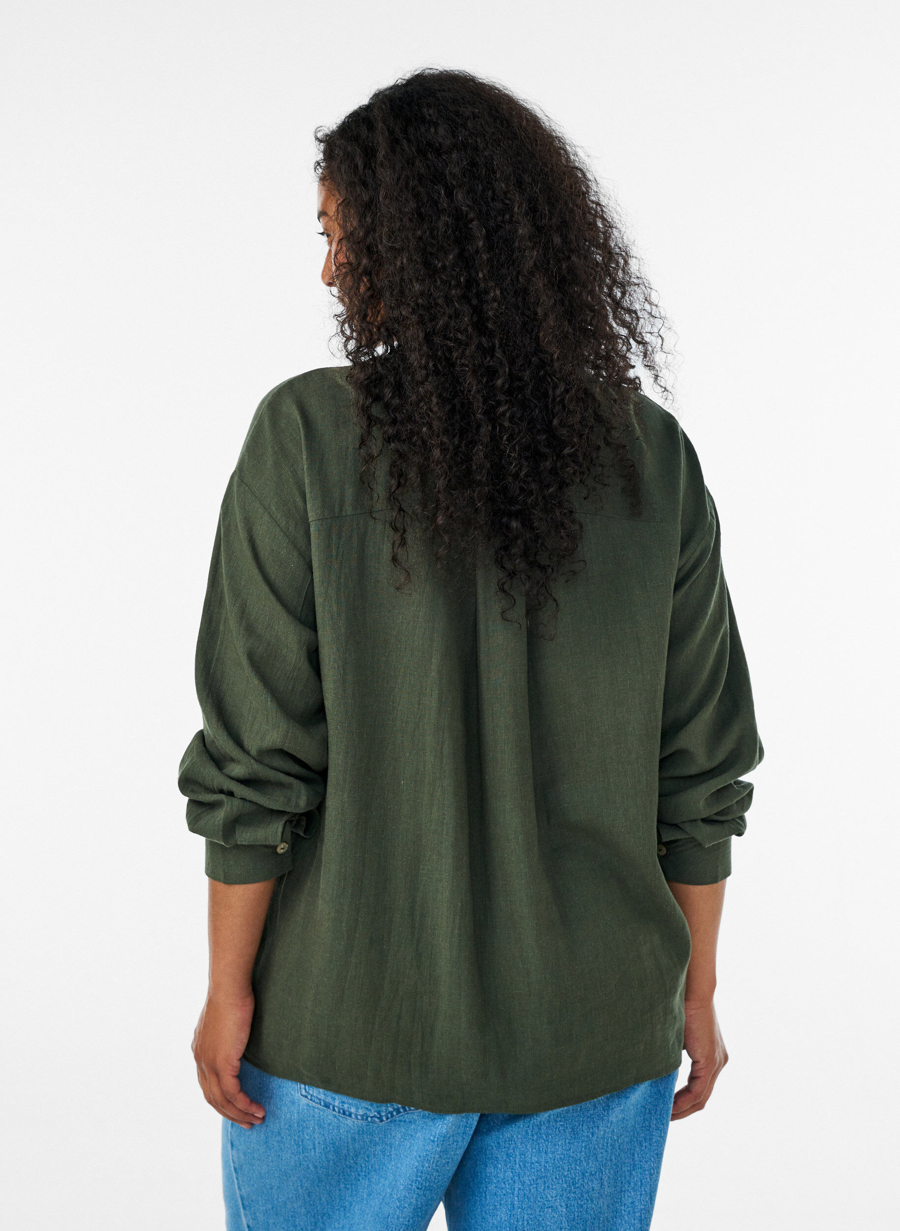 ZizziBluse aus Leinen und Viskose mit V-Ausschnitt, Gr&uuml;n, Model image number 2