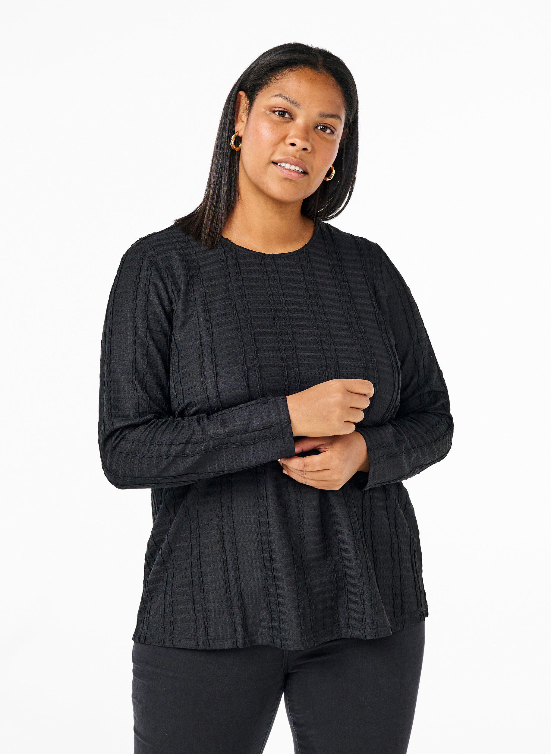 Zizzi Lang&auml;rmelige Bluse mit Textur, Black, Model image number 0