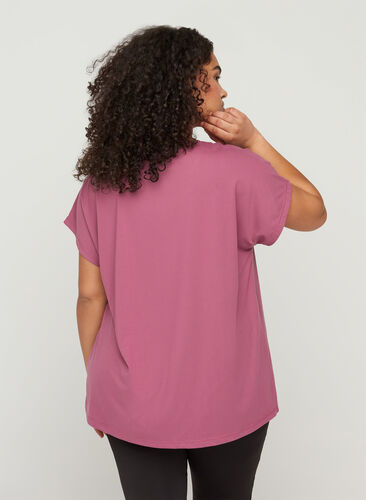 Einfarbiges Trainings-T-Shirt, Grape Nectar , Model image number 1