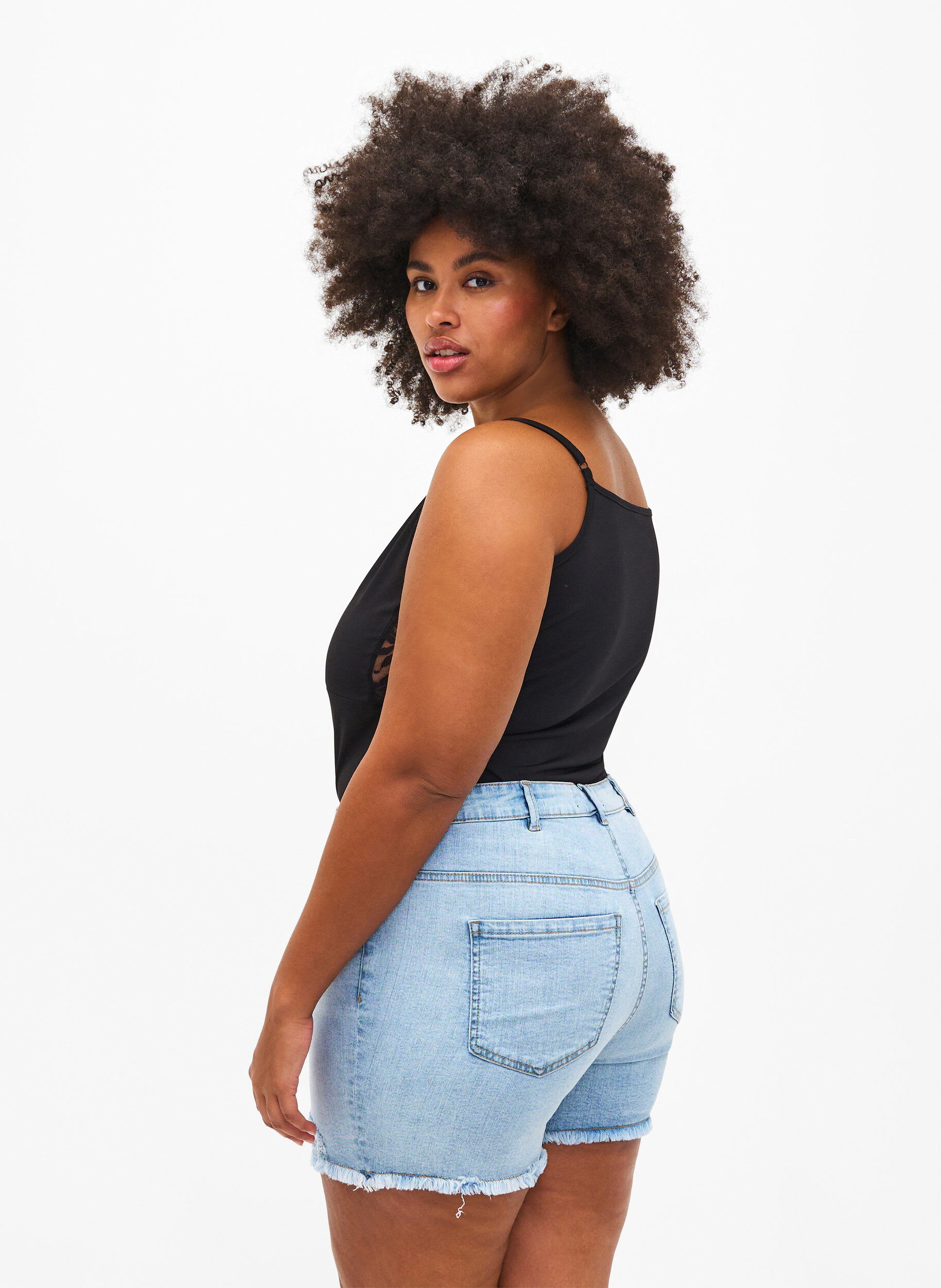 ZizziDenim-Shorts mit Distressed-Effekt, Light Blue Denim, Model image number 1