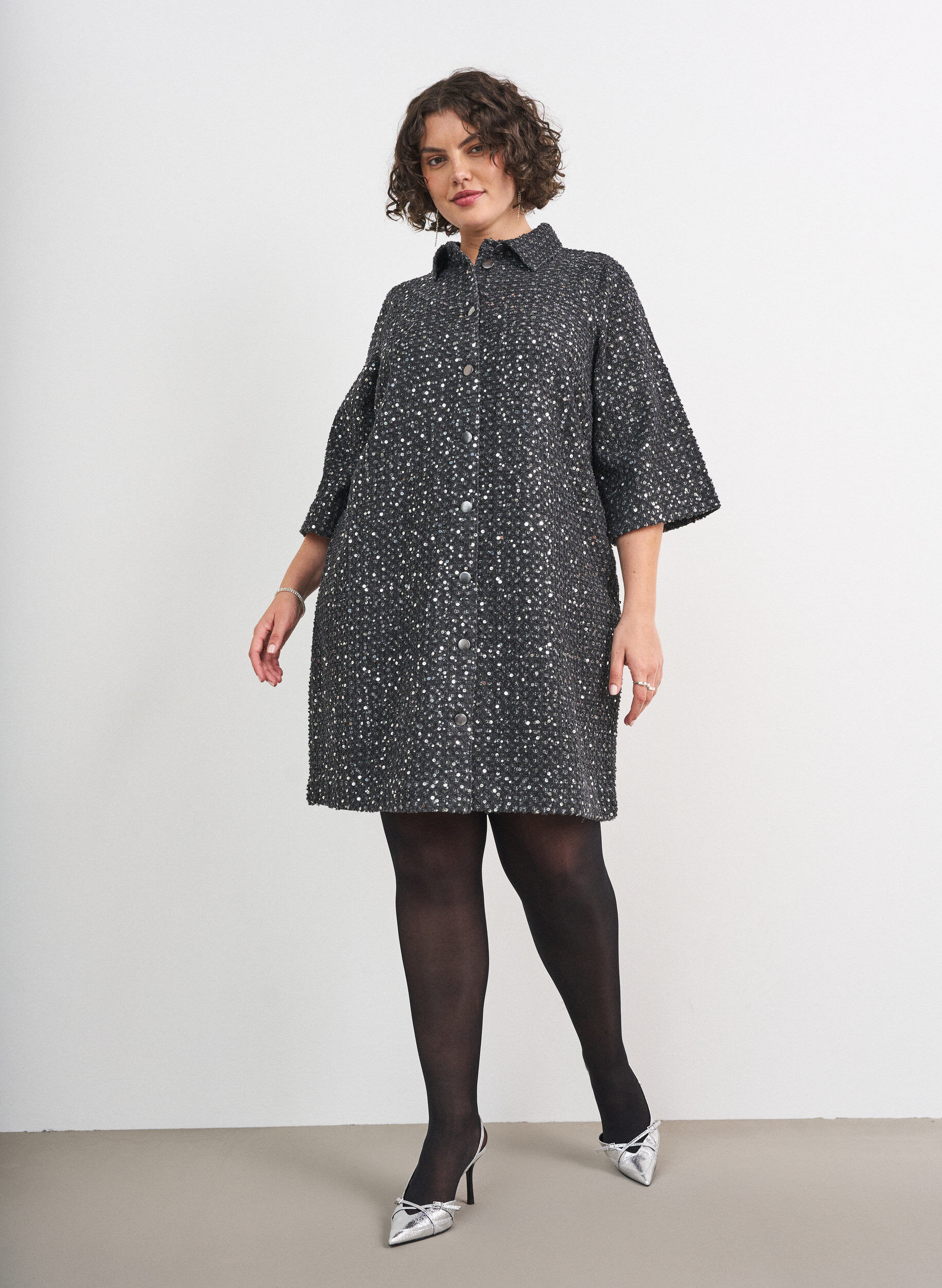 ZizziKleid aus Denim mit Pailletten und 3/4-&Auml;rmeln, Schwarz, Model image number 1