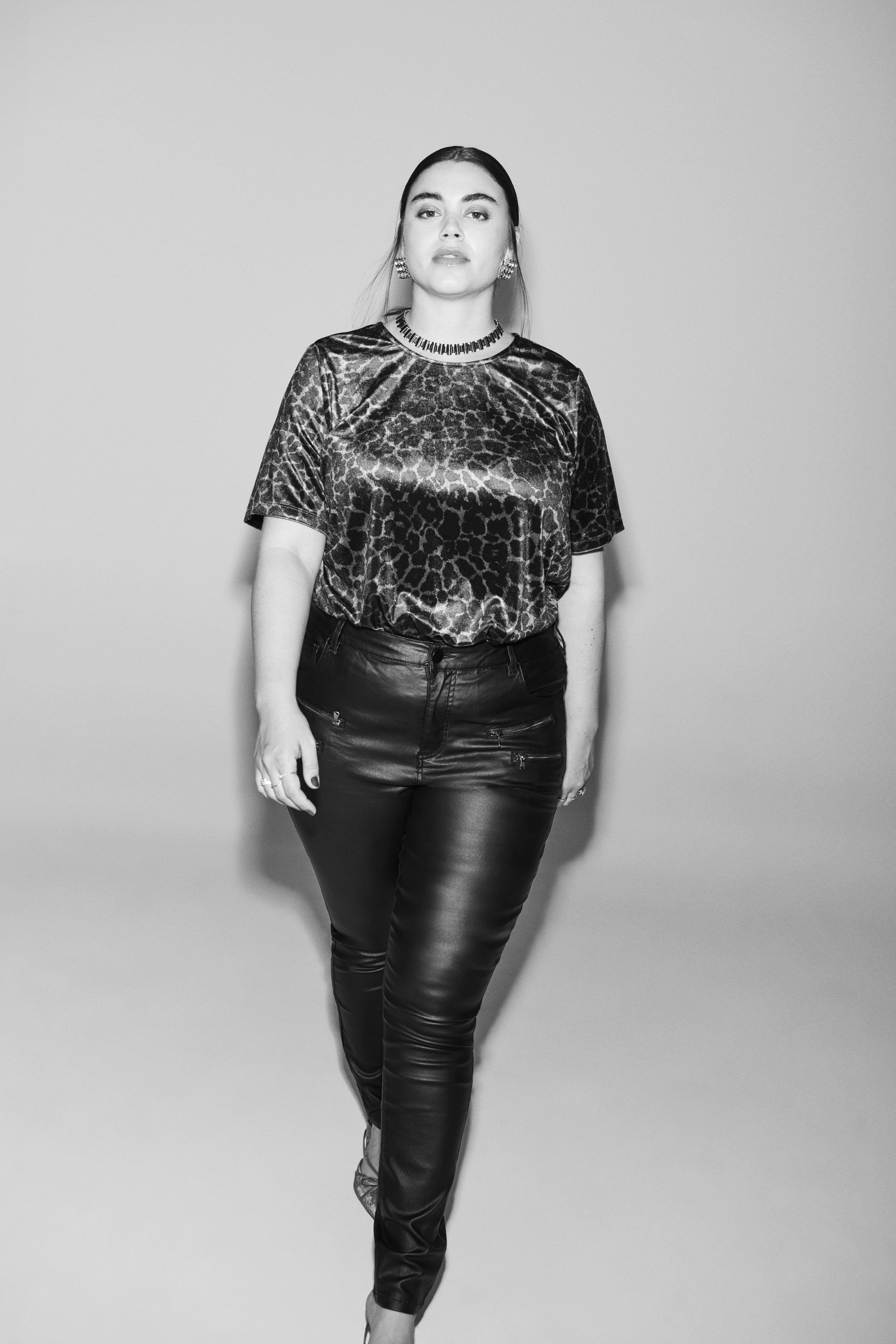 ZizziVelours-Oberteil mit Leopardenmuster, , Model