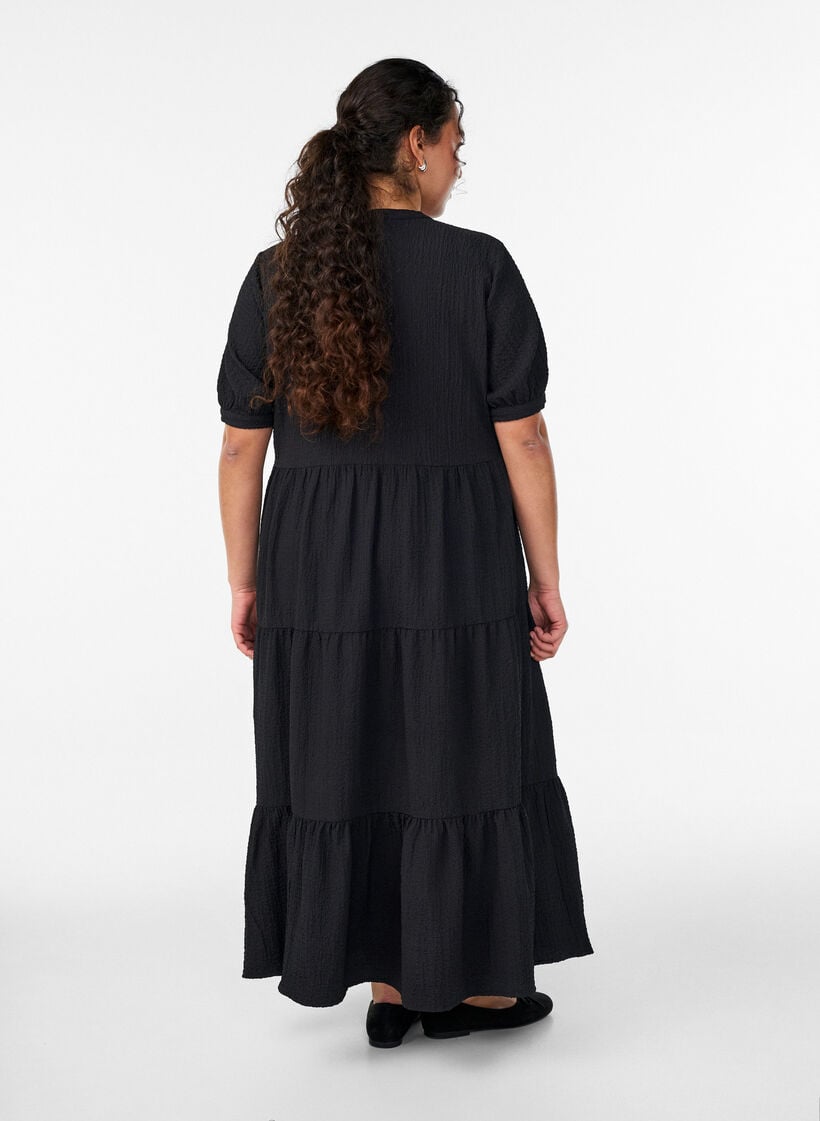 Kn&ouml;chellanges Kleid mit kurzen &Auml;rmeln und gestuften Volants, Schwarz, Model image number 1