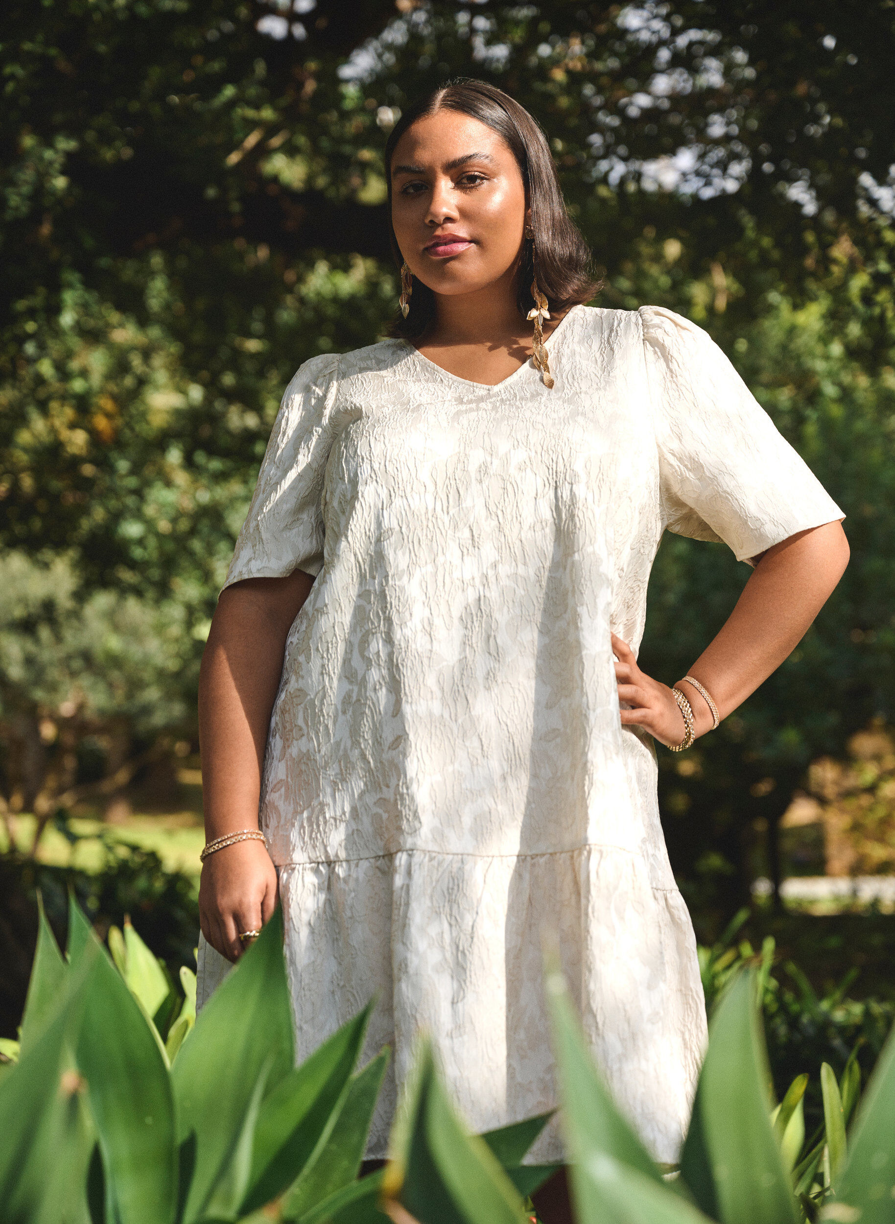 ZizziKnielanges Kleid aus Jacquard mit kurzen &Auml;rmeln, Whisper White, Image image number 0