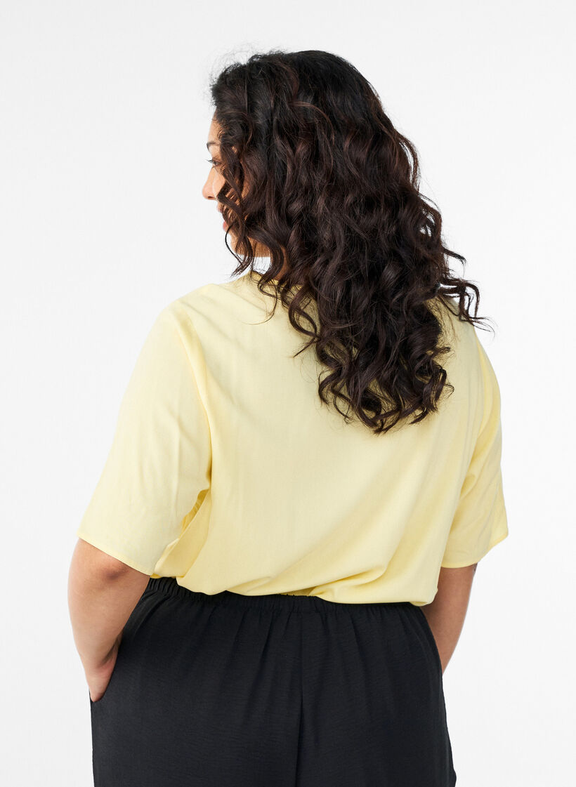 Kurz&auml;rmelige, gewebte Bluse mit Rundhals, Gelb, Model image number 2