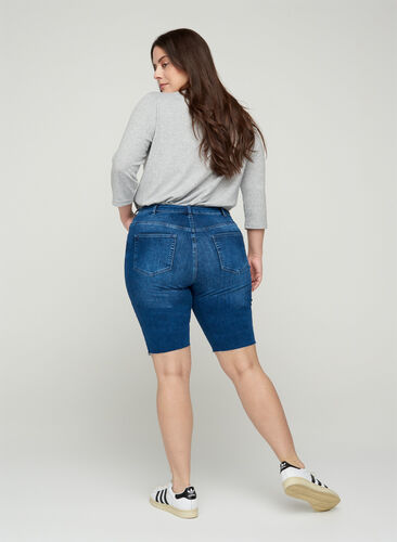 Amy Denim Shorts mit hoher Taille, Blue denim, Model image number 1