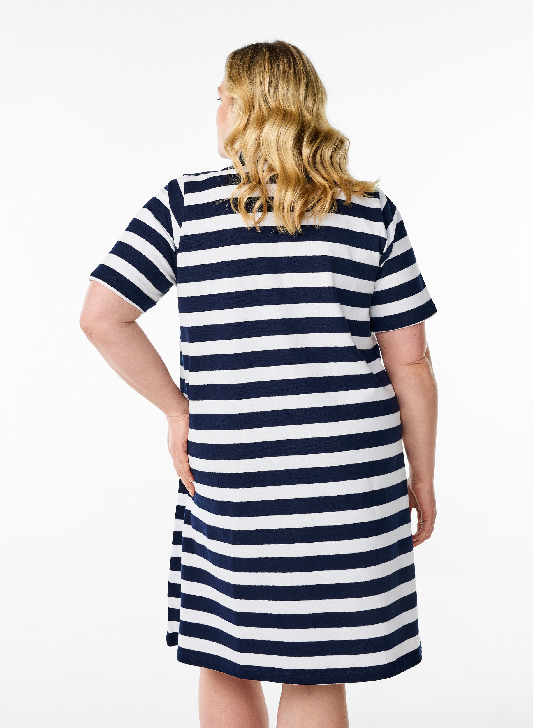 ZizziKurzes Polokleid im A-Linien-Schnitt, Blau, Model image number 2