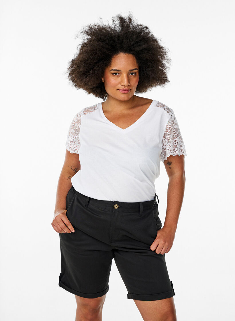 Chino Kurze Hosen mit Taschen, Schwarz, Model image number 0